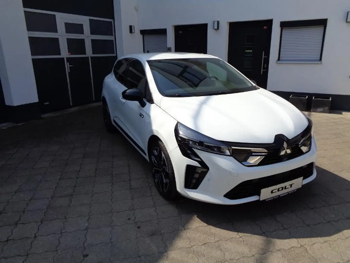 Mitsubishi Colt EDITION 1.6 Hybrid Weiß - 1