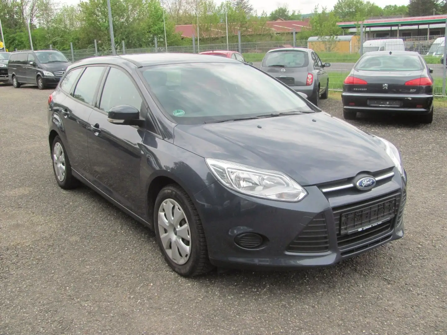 Ford Focus 1.0 EcoBoost Trend aus 1.Hand mit Motorproblem Grau - 2