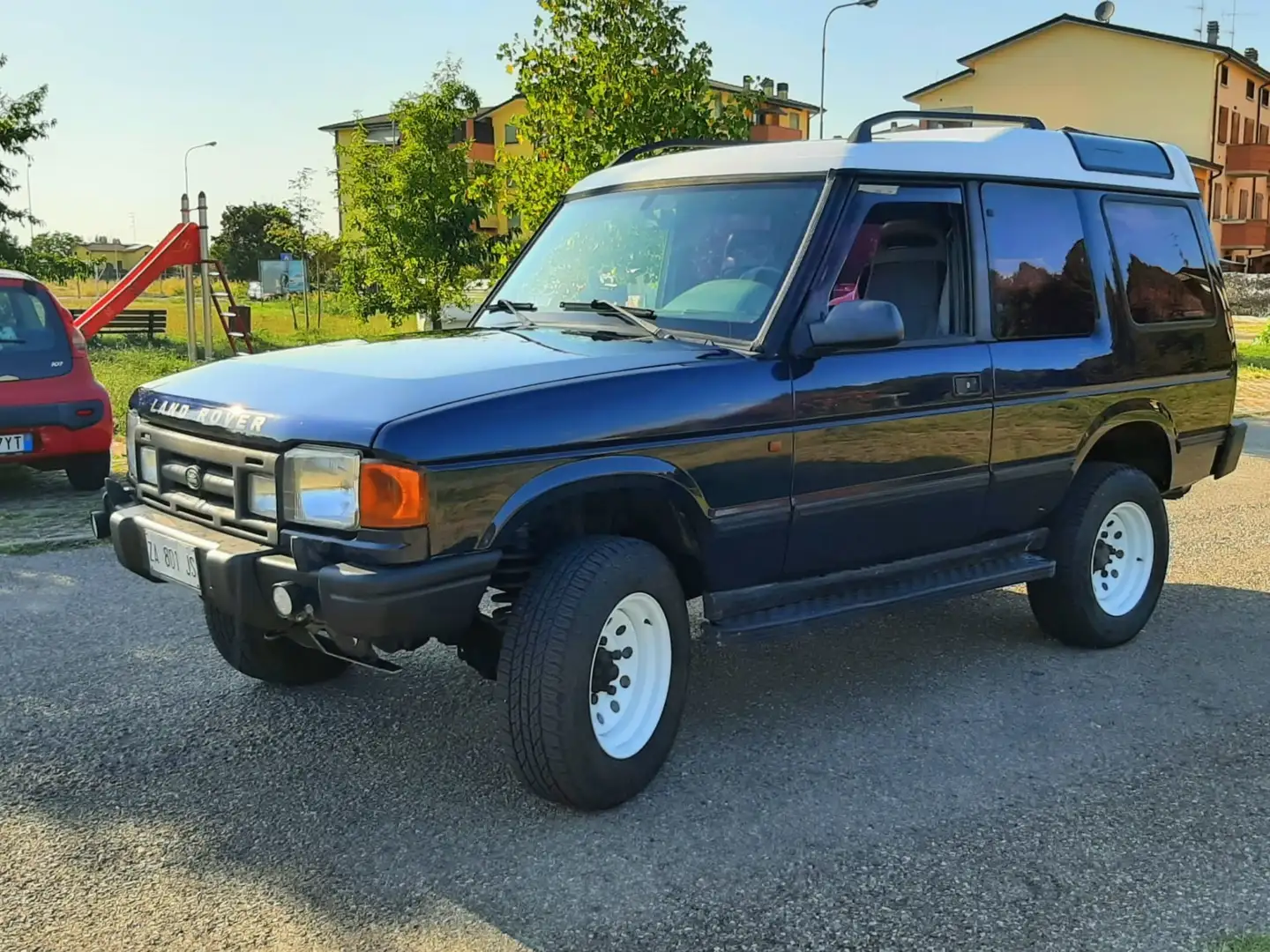 Land Rover Discovery 3p 2.5 tdi Country Синій - 1