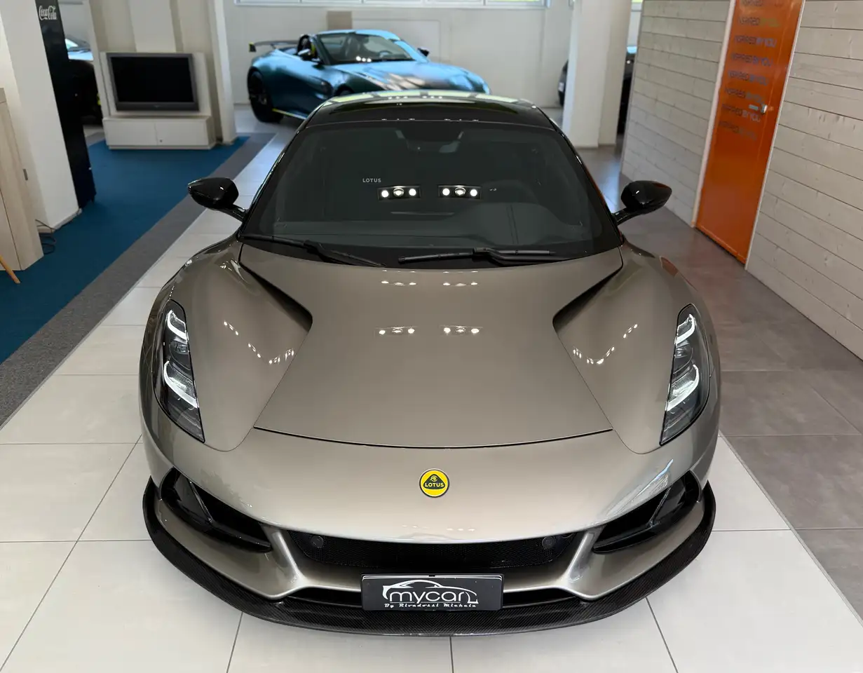 Lotus Emira 2024