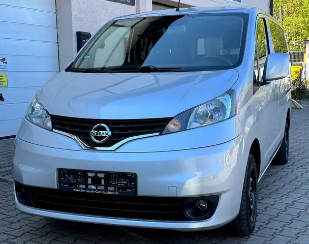 Nissan NV200 Evalia Tekna 7-SITZER SHZ AHK TEMP. KAMERA
