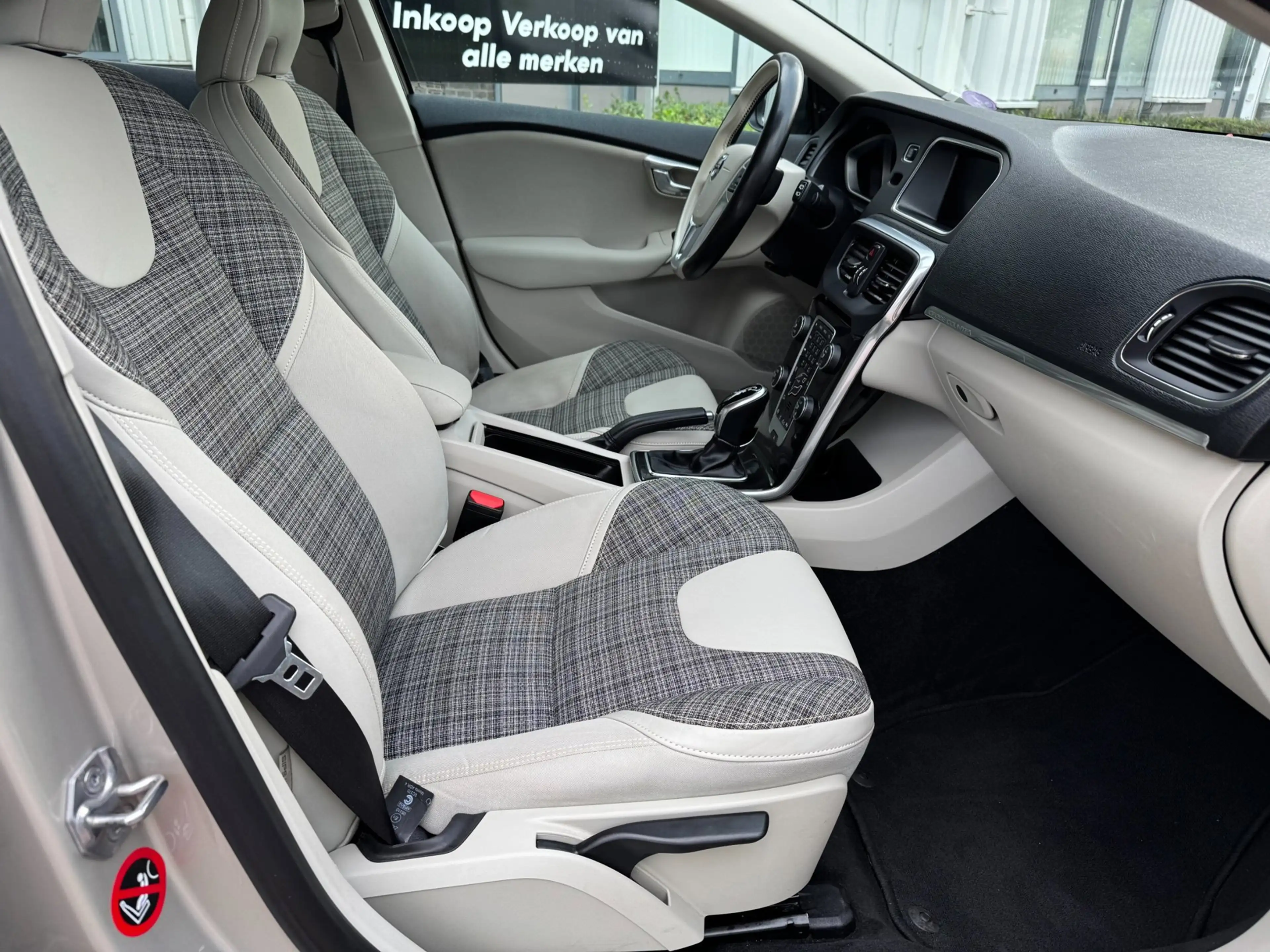 Volvo V40 Cross Country 1.5 T3 Nordic+ AUTOMAAT!! — photo 7
