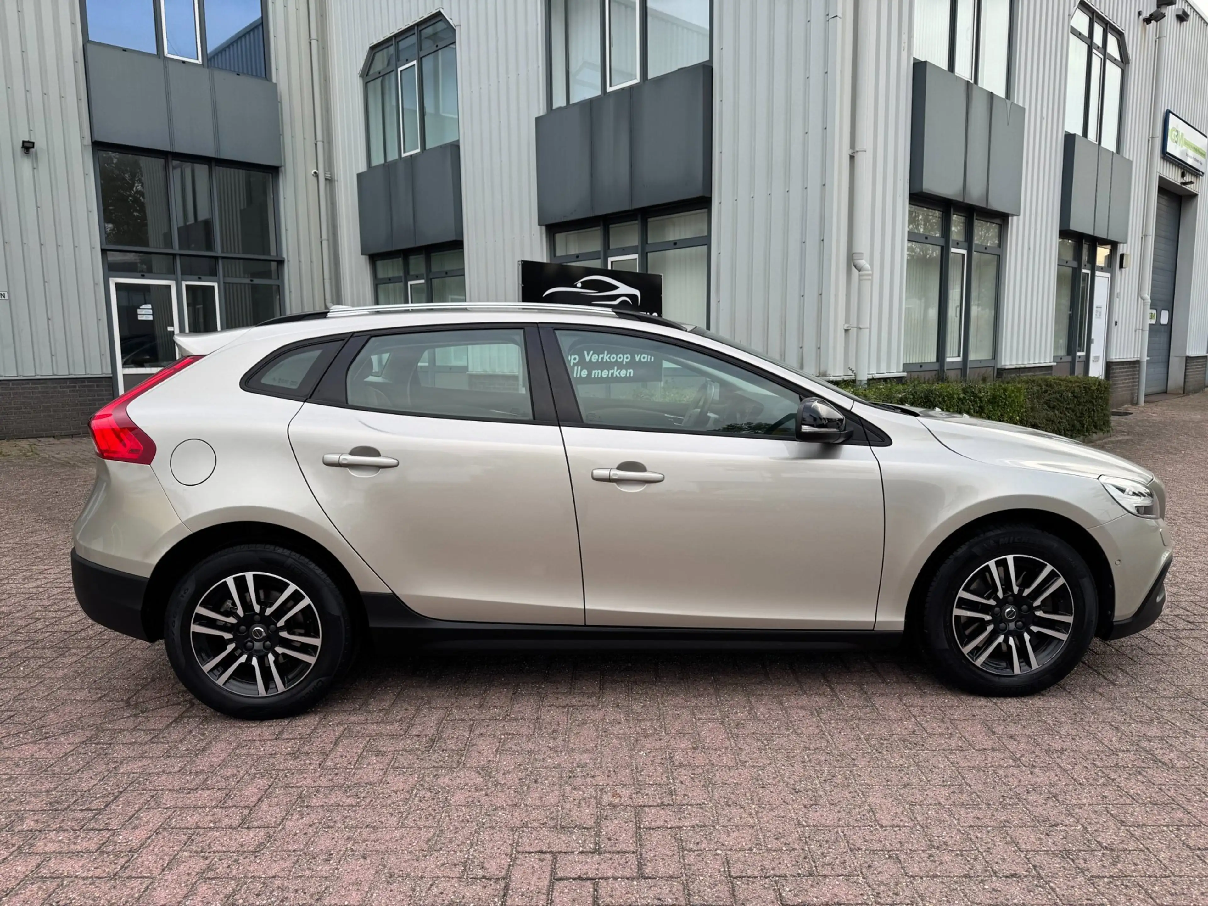 Volvo V40 Cross Country 1.5 T3 Nordic+ AUTOMAAT!! — photo 5