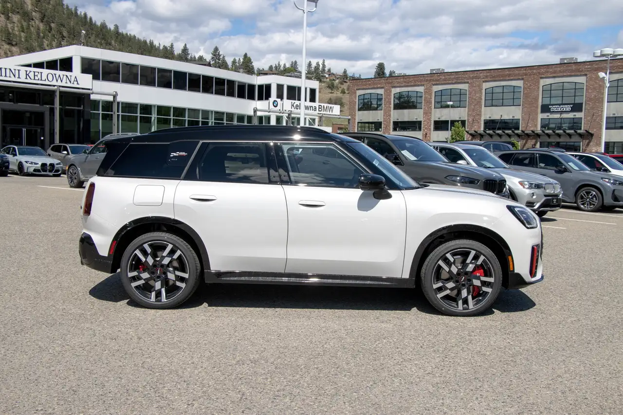 MINI Countryman снимка MINI Countryman