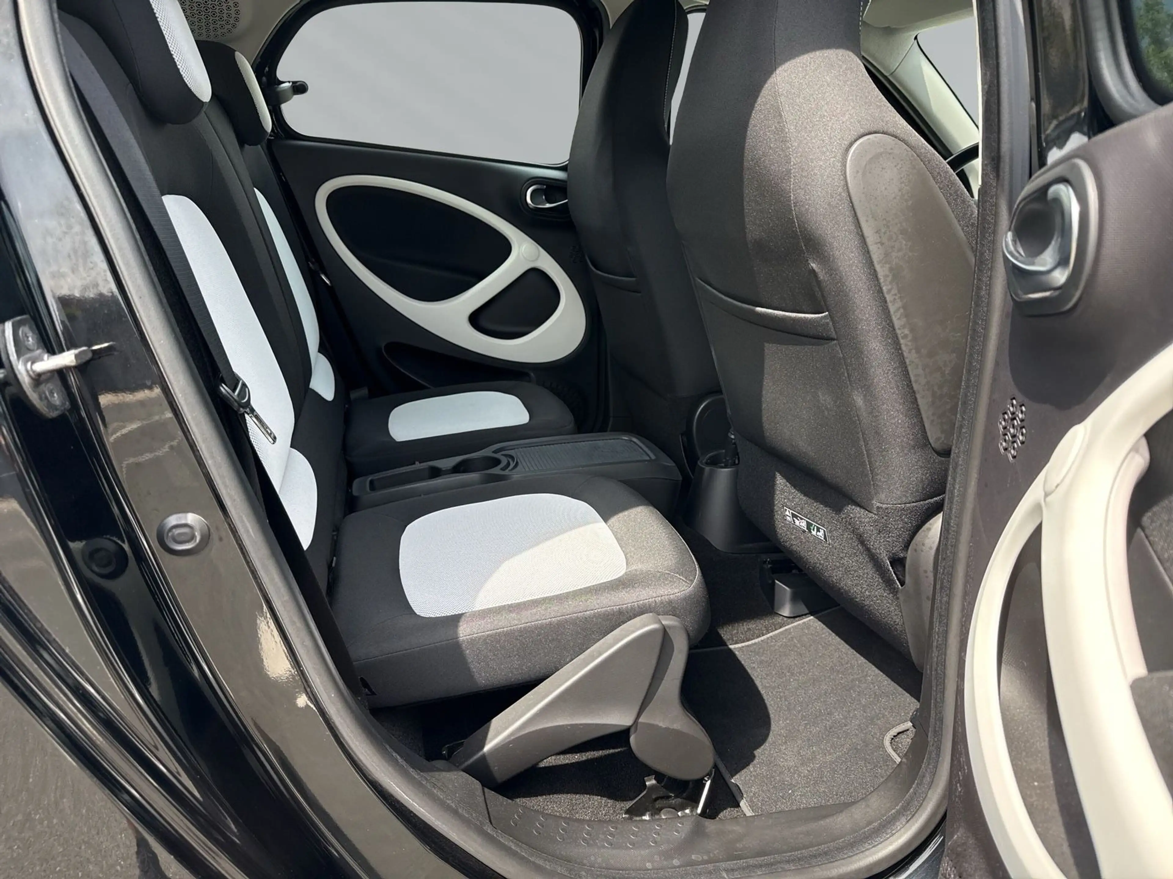 smart forFour *FALTDACH*NAVI*PDC*TEMPO*SHZ* — photo 12