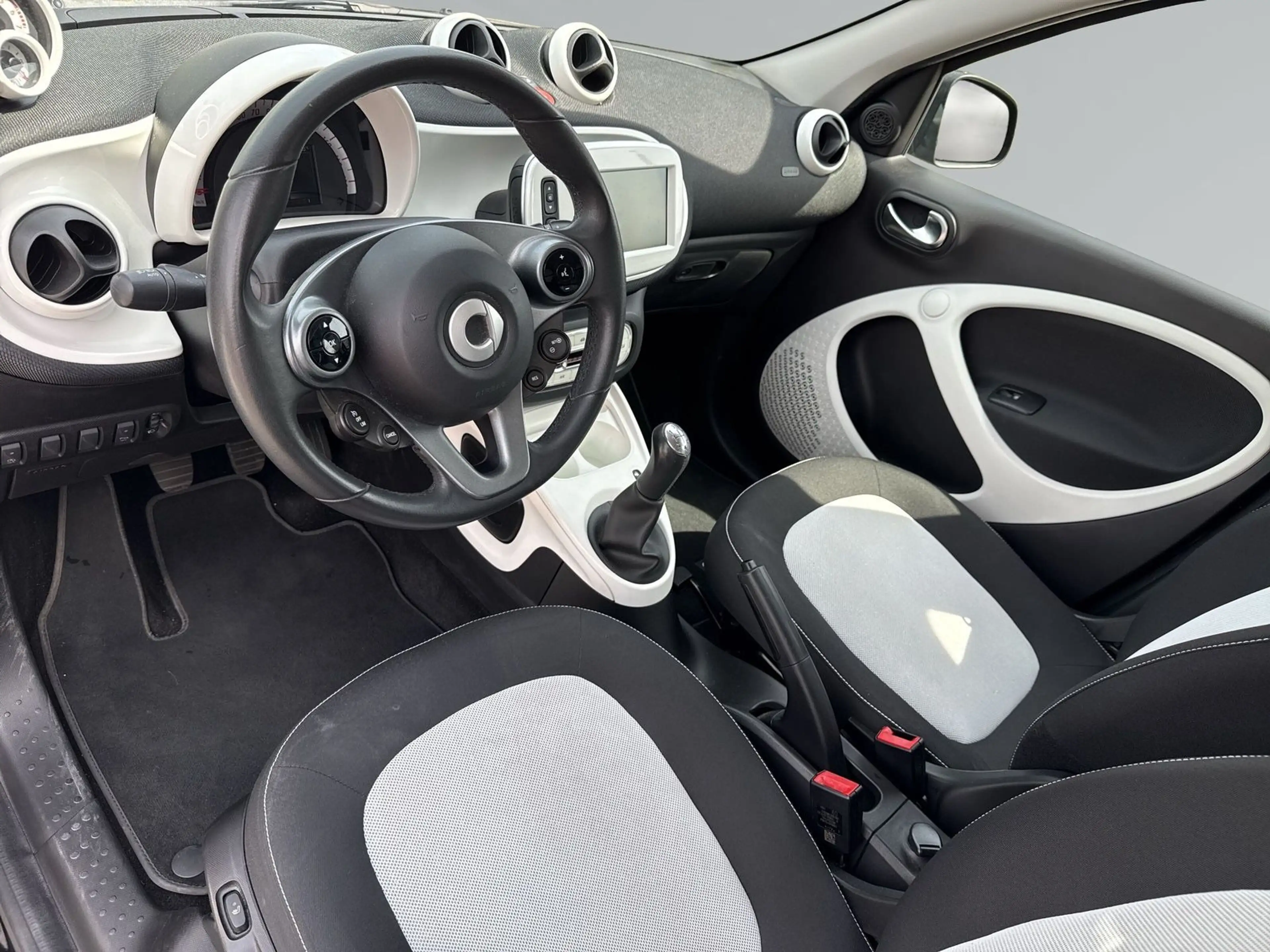 smart forFour *FALTDACH*NAVI*PDC*TEMPO*SHZ* — photo 14