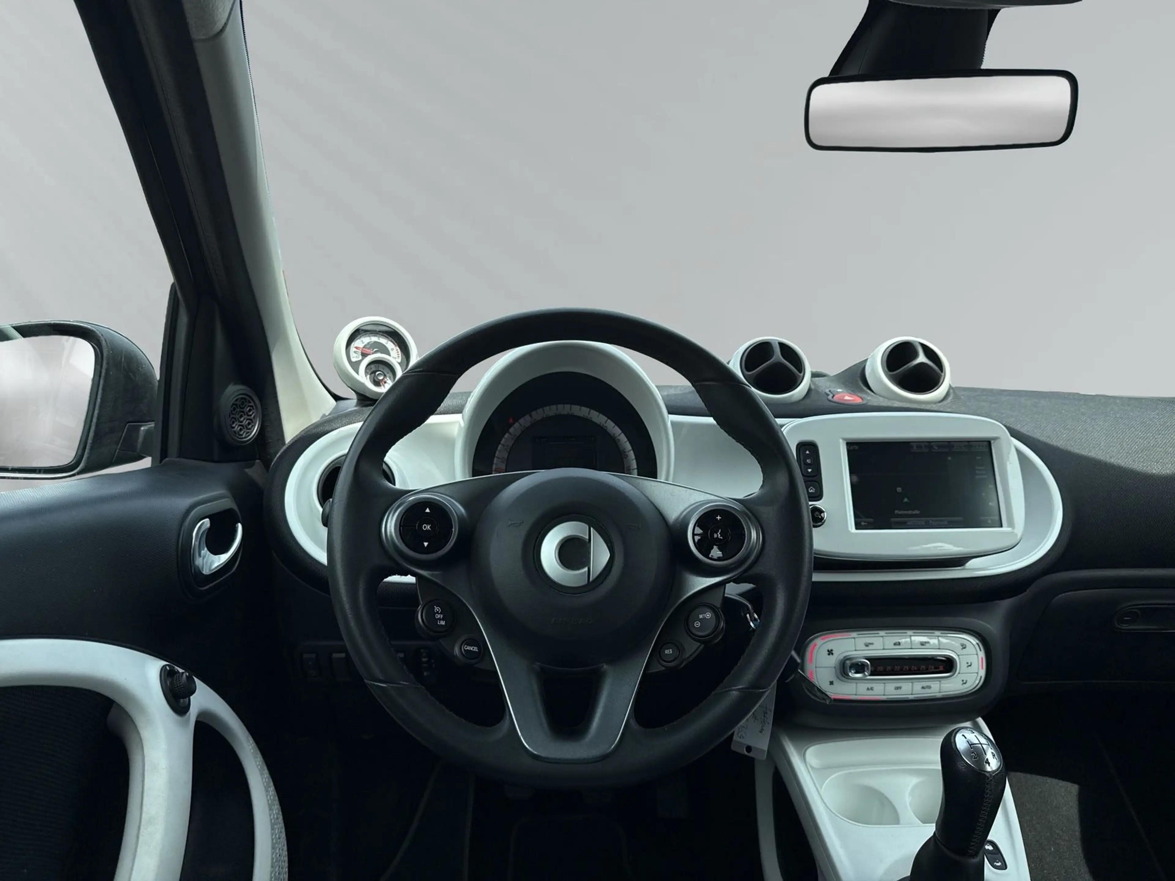 smart forFour *FALTDACH*NAVI*PDC*TEMPO*SHZ* — photo 15