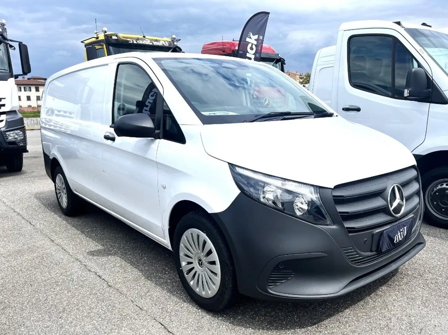 Mercedes-Benz Vito 116 Furgone PRO Long bijela - 2