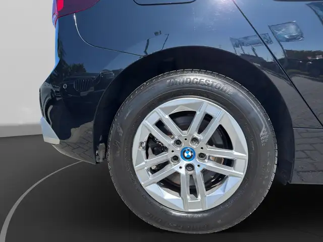 BMW 2 Series view 14