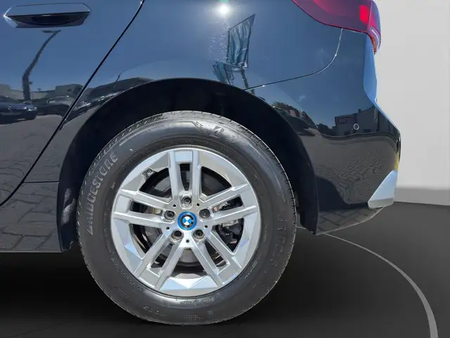 BMW 2 Series view 13