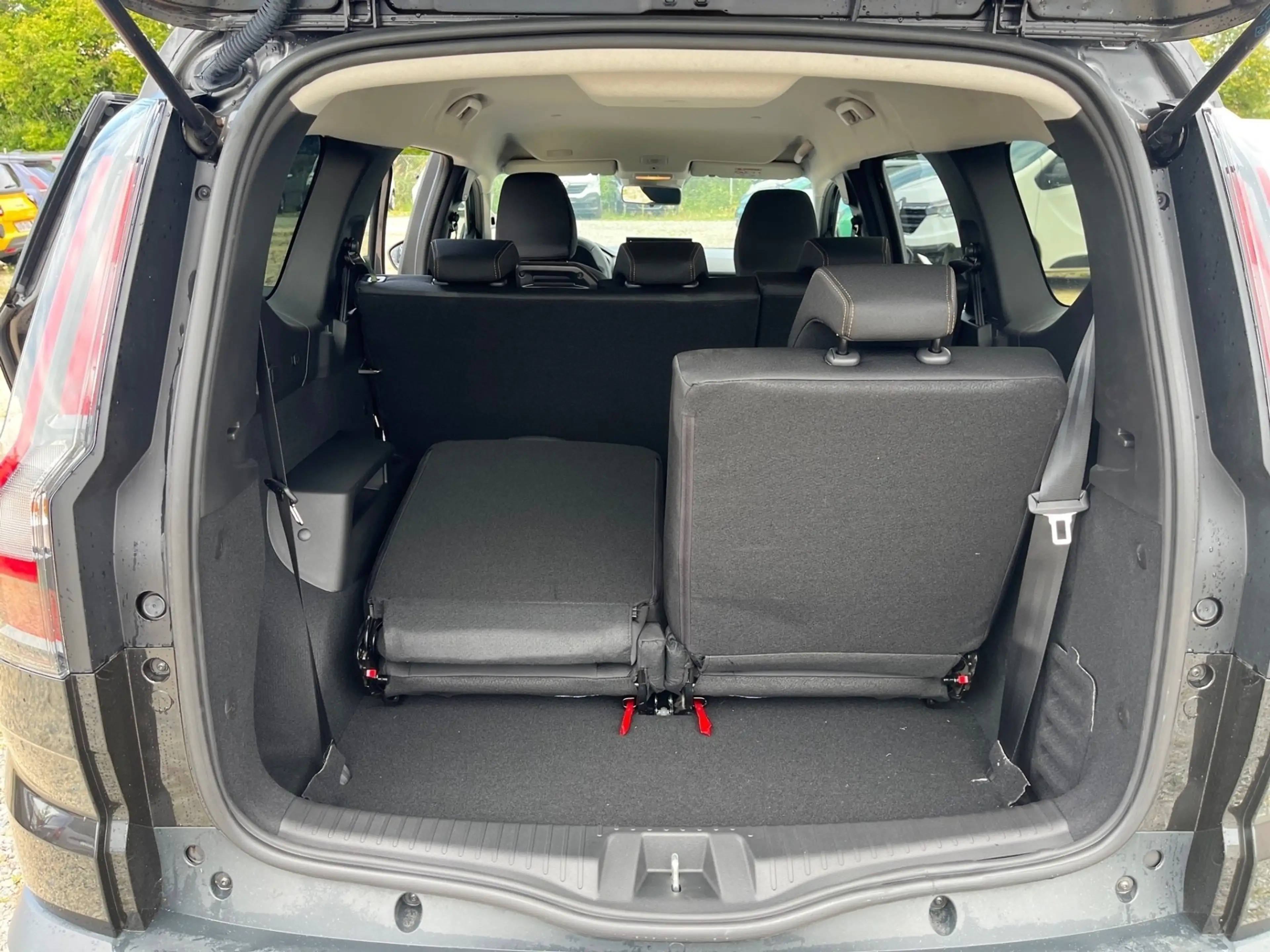 Dacia Jogger Extreme TCe 110 7-Sitzer — photo 13