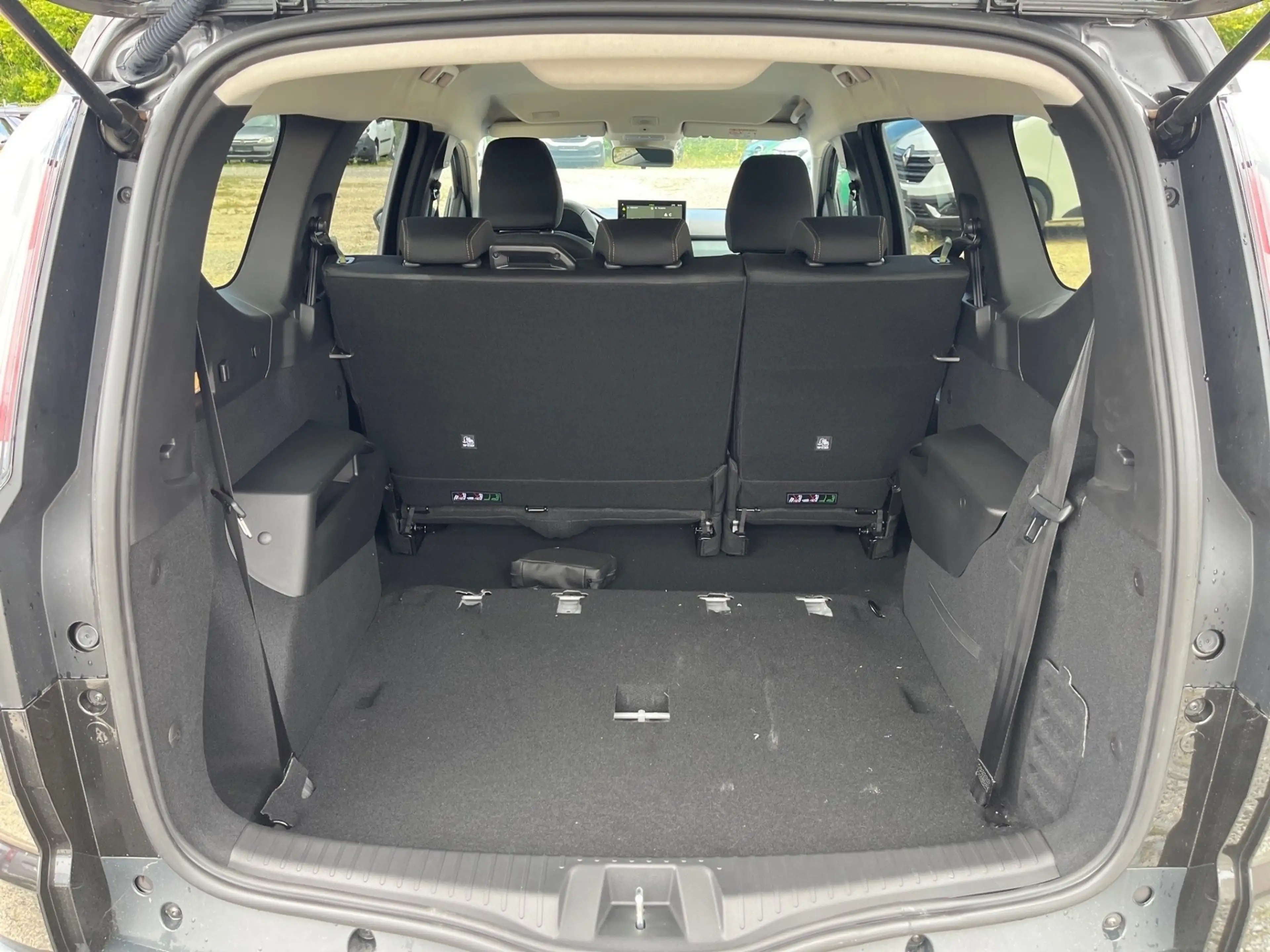 Dacia Jogger Extreme TCe 110 7-Sitzer — photo 12