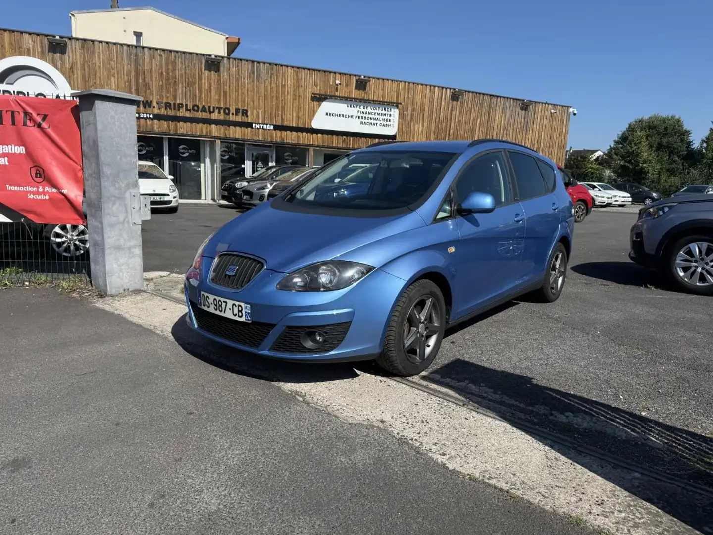 SEAT Altea XL 2.0 TDI CR FAP - 140 I TECH Gps + Clim + Radar  Bleu - 1