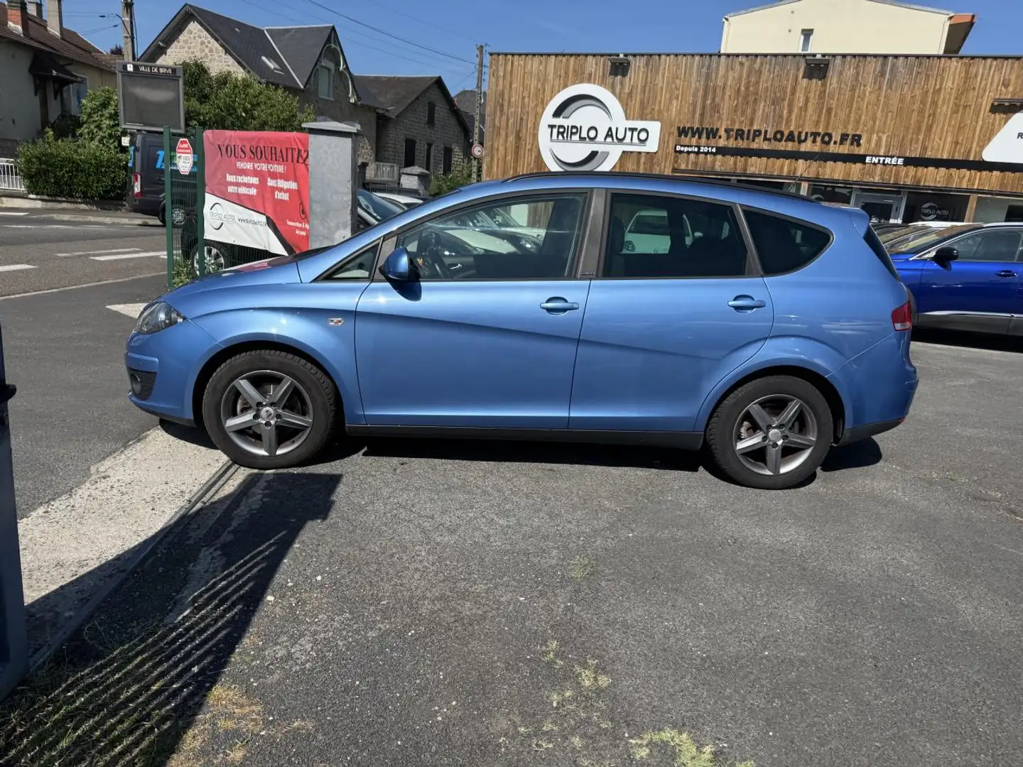 SEAT Altea XL 2.0 TDI CR FAP - 140 I TECH Gps + Clim + Radar  Bleu - 2