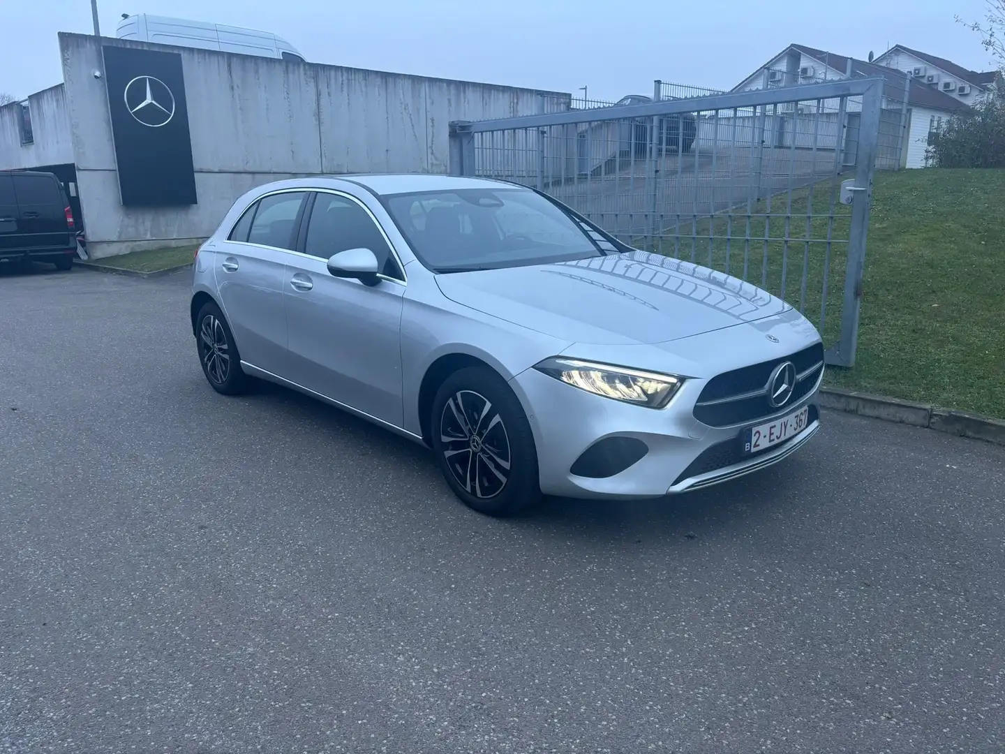 Mercedes-Benz A 250 e PHEV Luxury Line Gris - 1