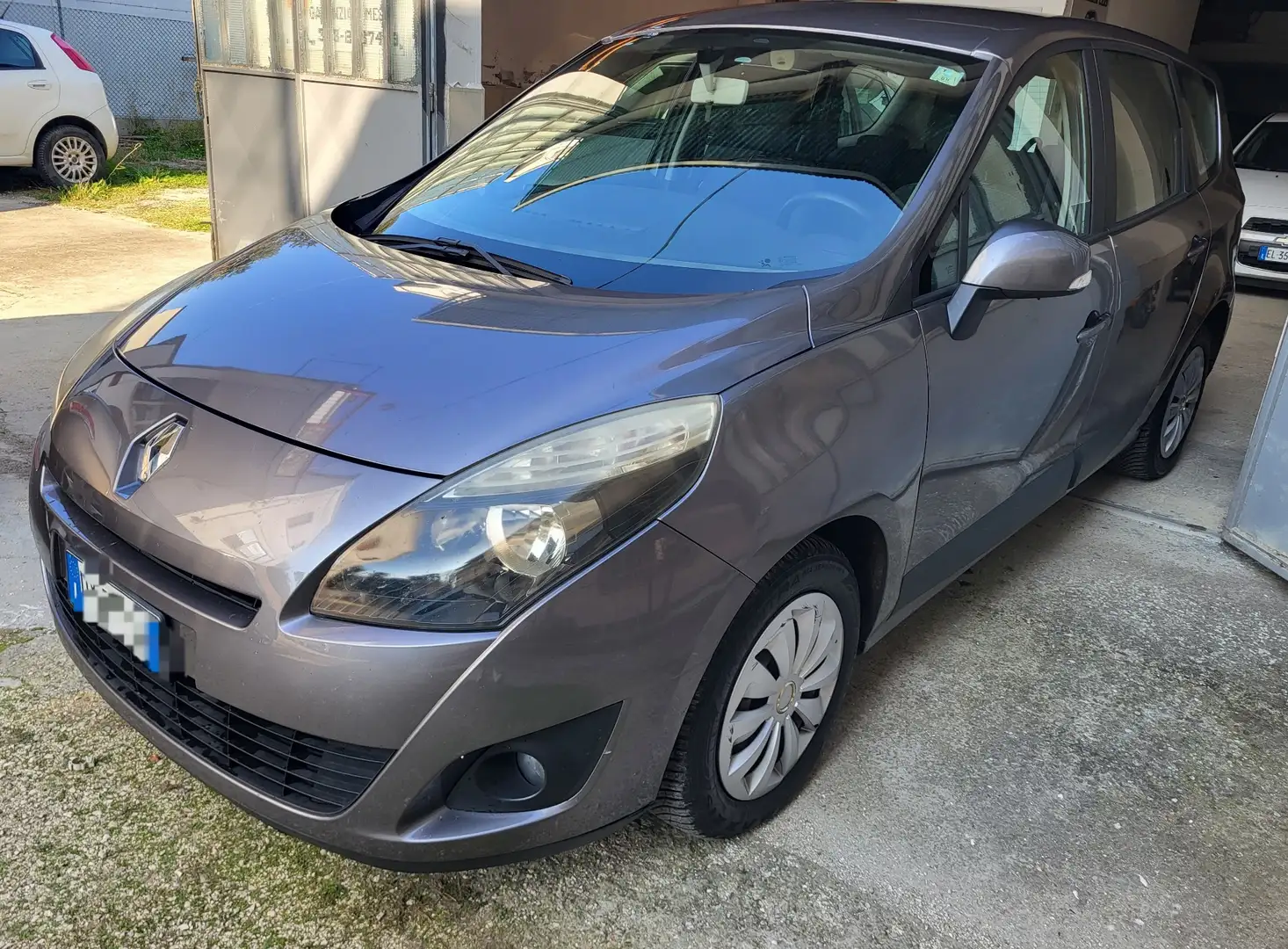 Renault Grand Scenic 1.5 dci Confort Dynamique - 1