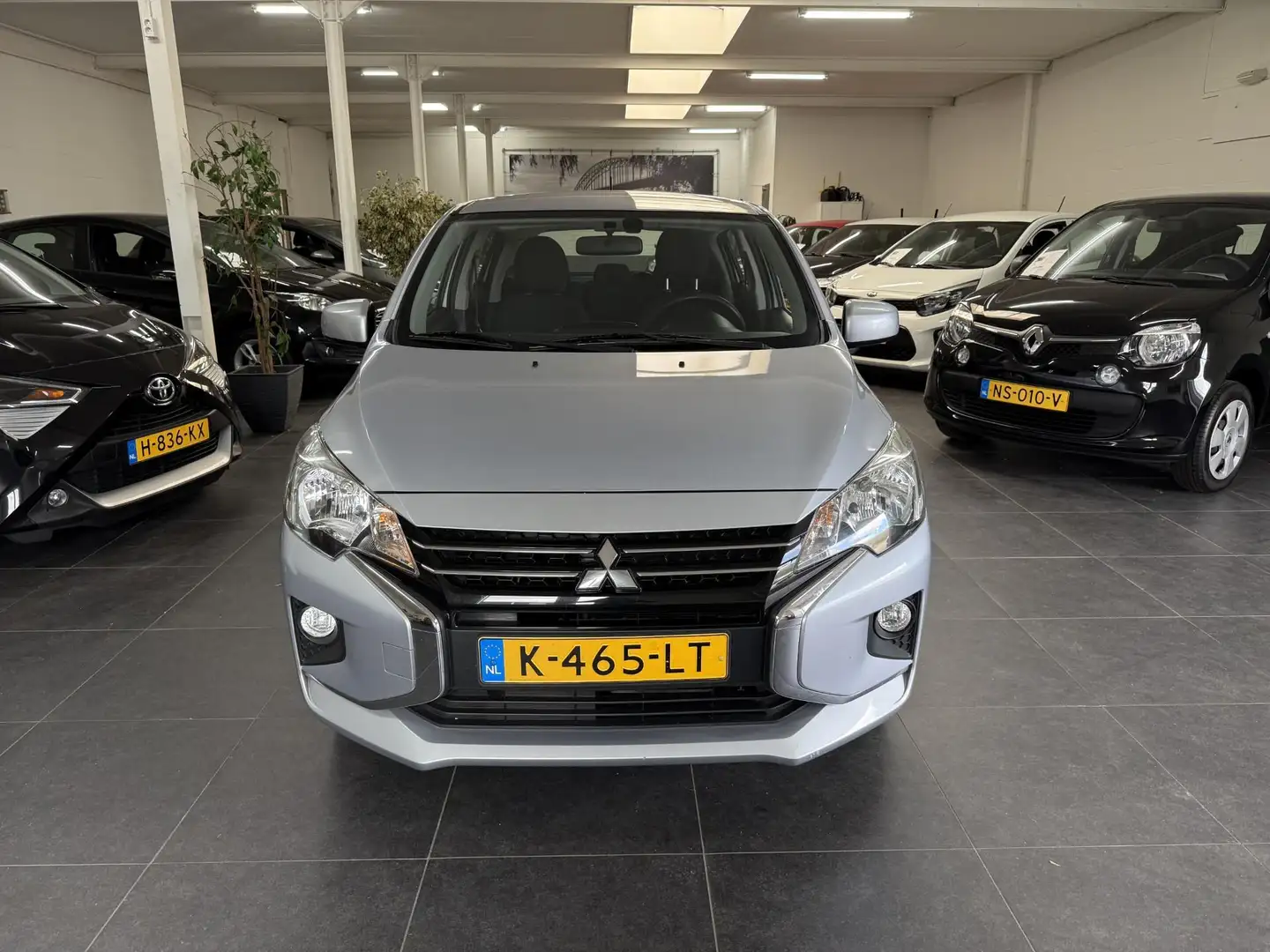 Mitsubishi Space Star 1.0 Cool+ Grijs - 2