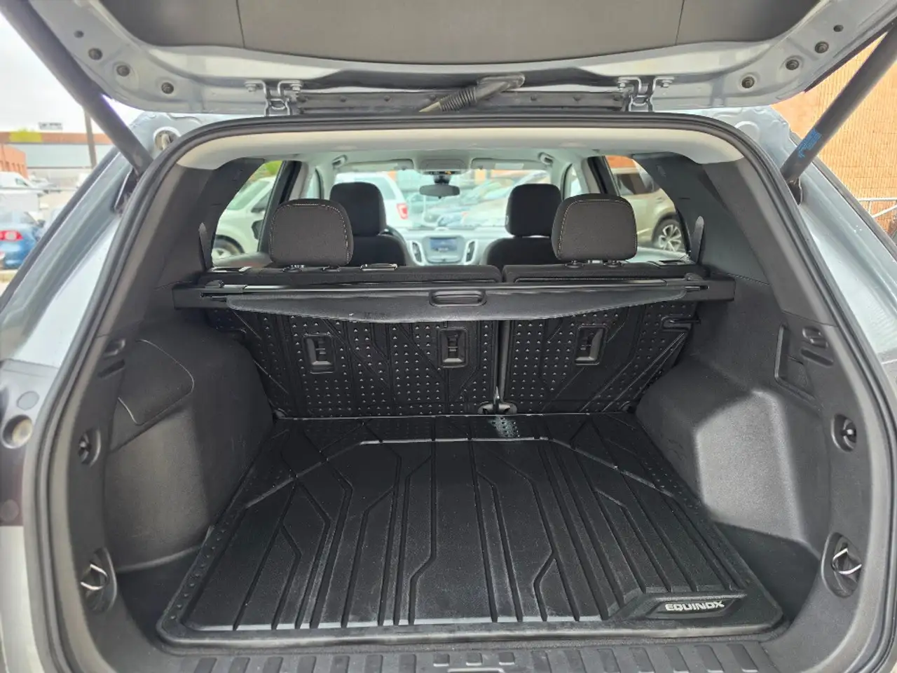 Chevrolet Equinox снимка Chevrolet Equinox
