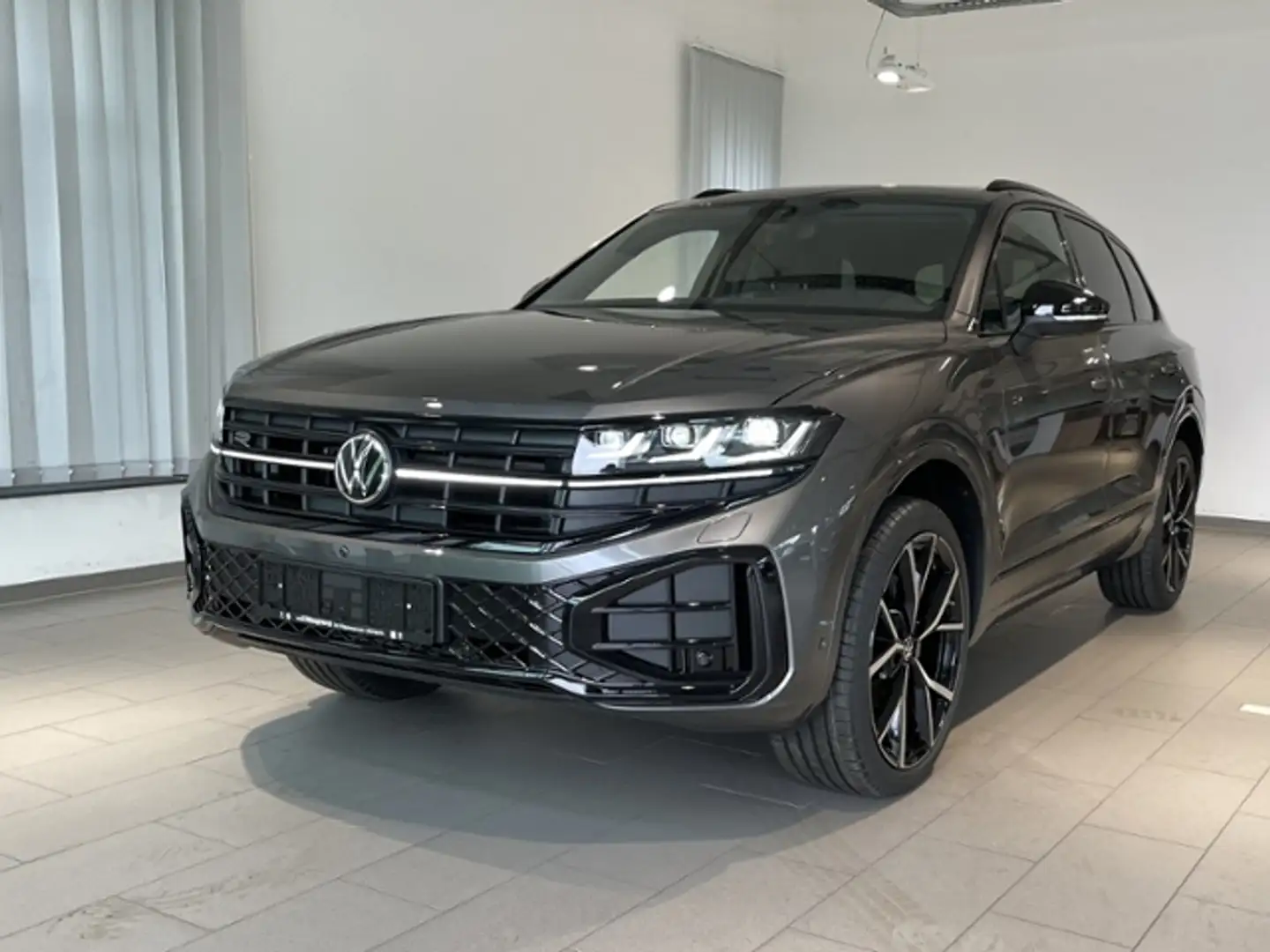 Volkswagen Touareg R-Line 3,0 TDI 4M +PANODACH+BLACK STYLE Gris - 2