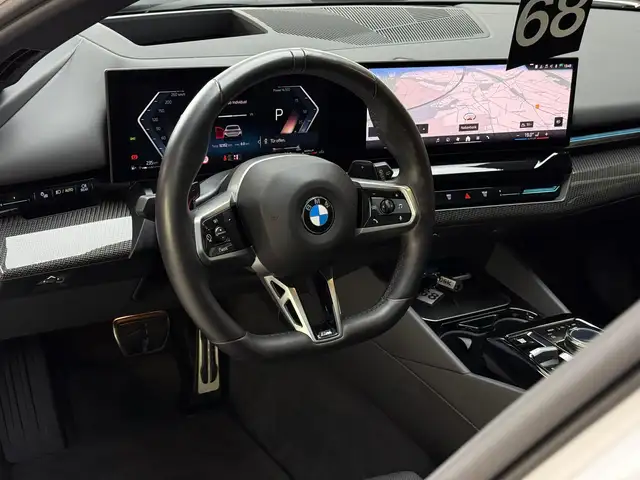 BMW 5 Series view 15