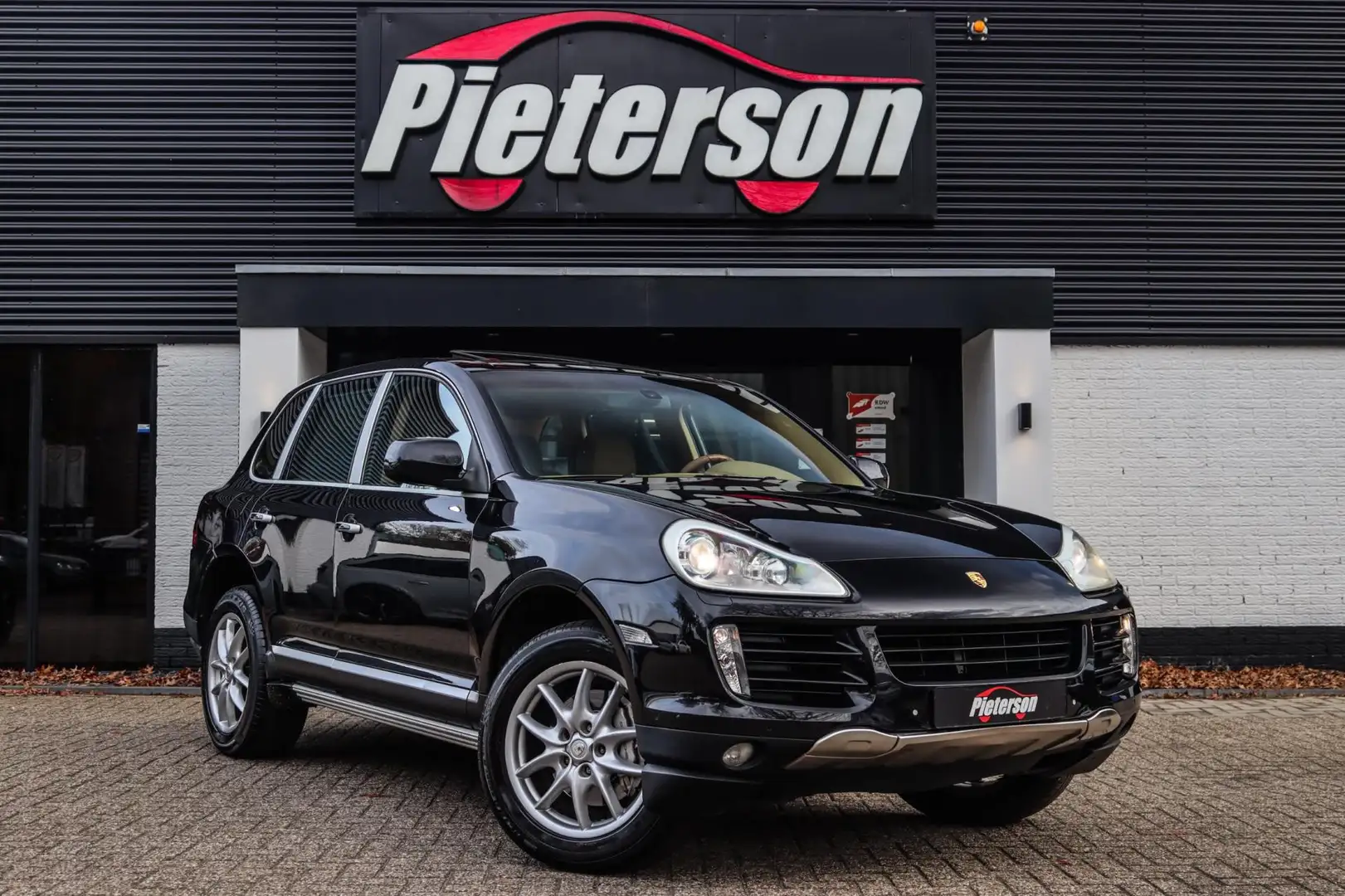 Porsche Cayenne 4.8 S YOUNGTIMER PANO BOSE LUCHTVERING LEDER Schwarz - 1