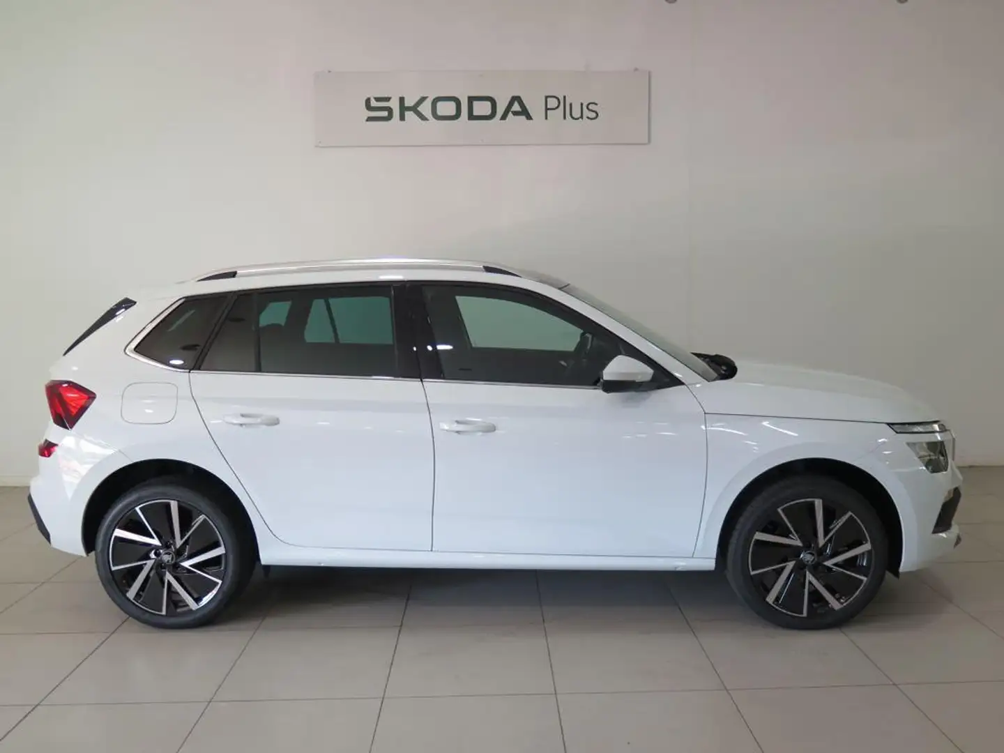 Skoda Kamiq 1.0 TSI Design 85kW DSG7 Blanco - 2