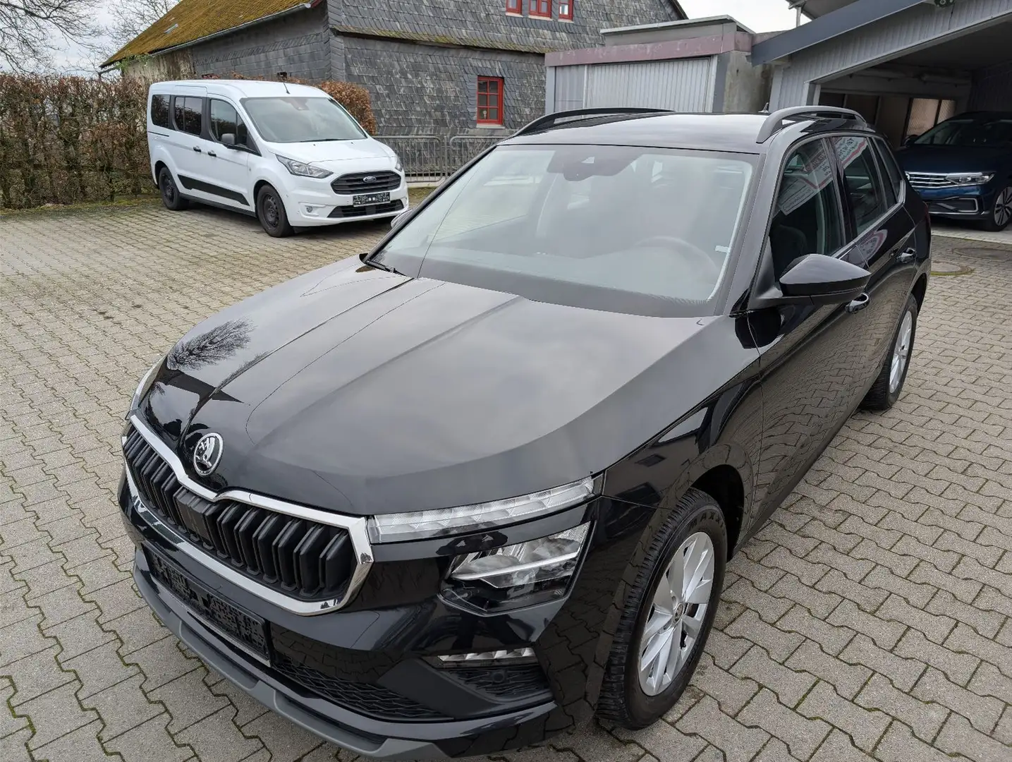 Skoda Kamiq 1.5 TSI DSG Selection Schwarz - 1