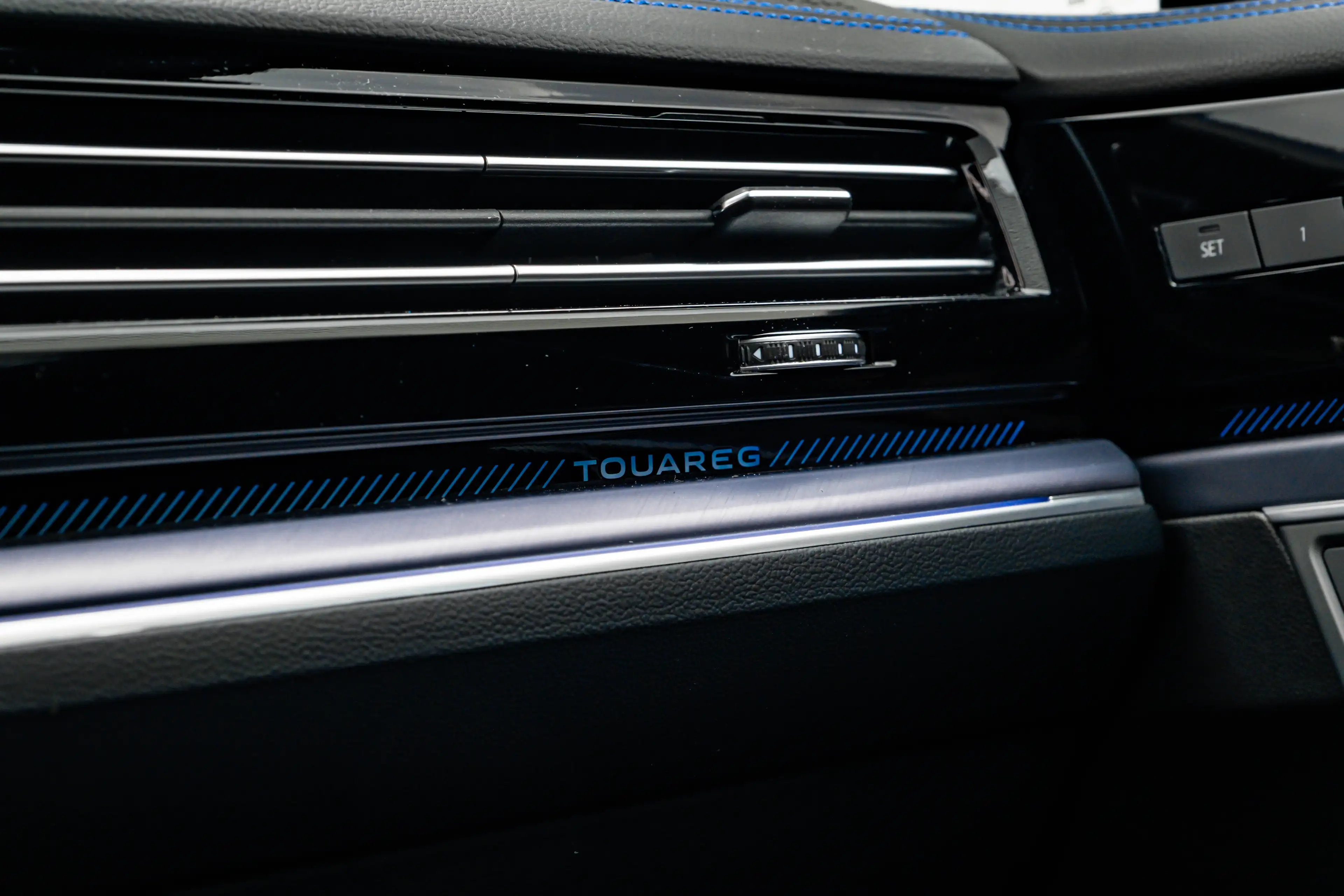 Volkswagen Touareg 3.0 TSi eHybrid 4MOTION R l Trekhaak Elektr. l DYN — photo 37