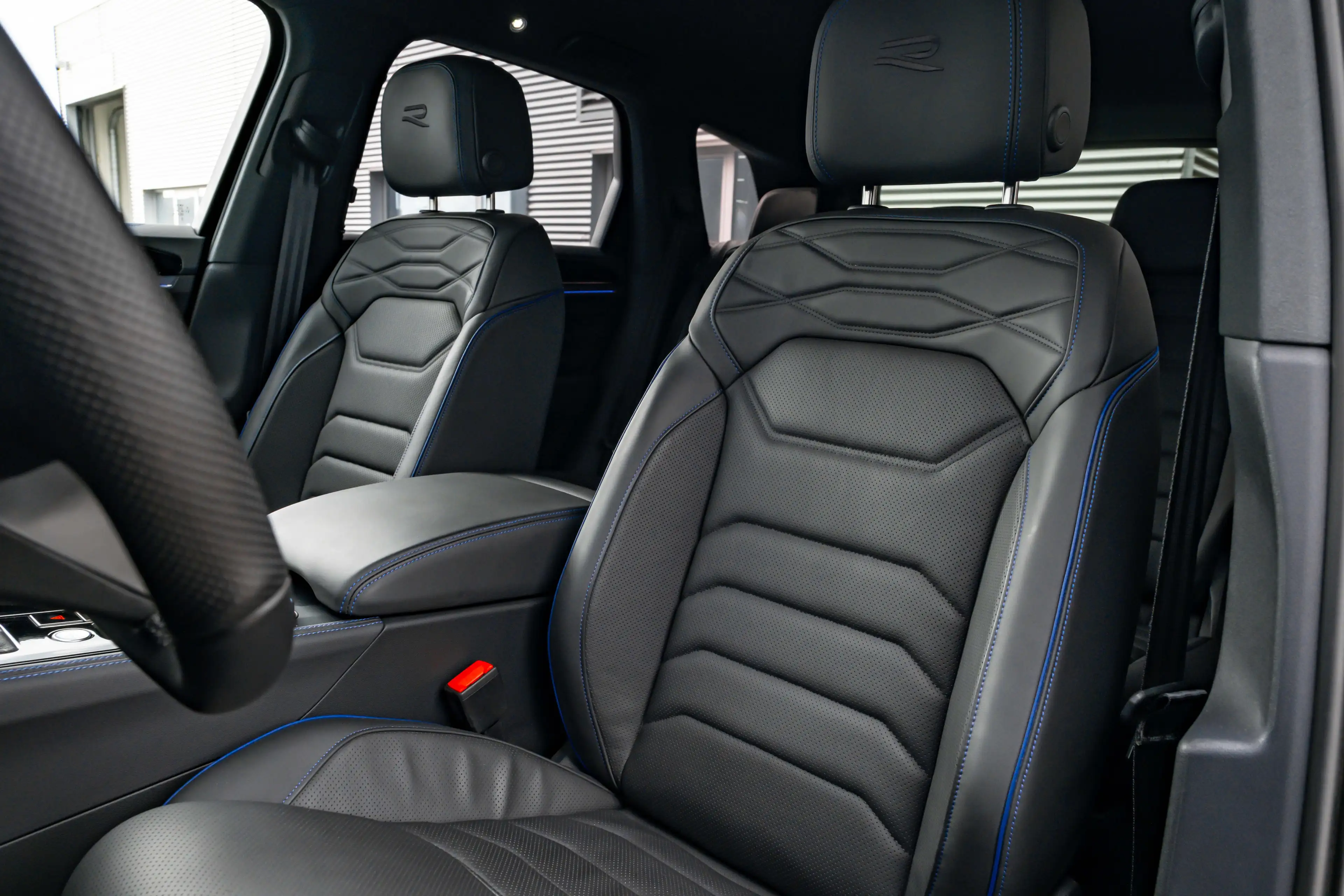 Volkswagen Touareg 3.0 TSi eHybrid 4MOTION R l Trekhaak Elektr. l DYN — photo 10