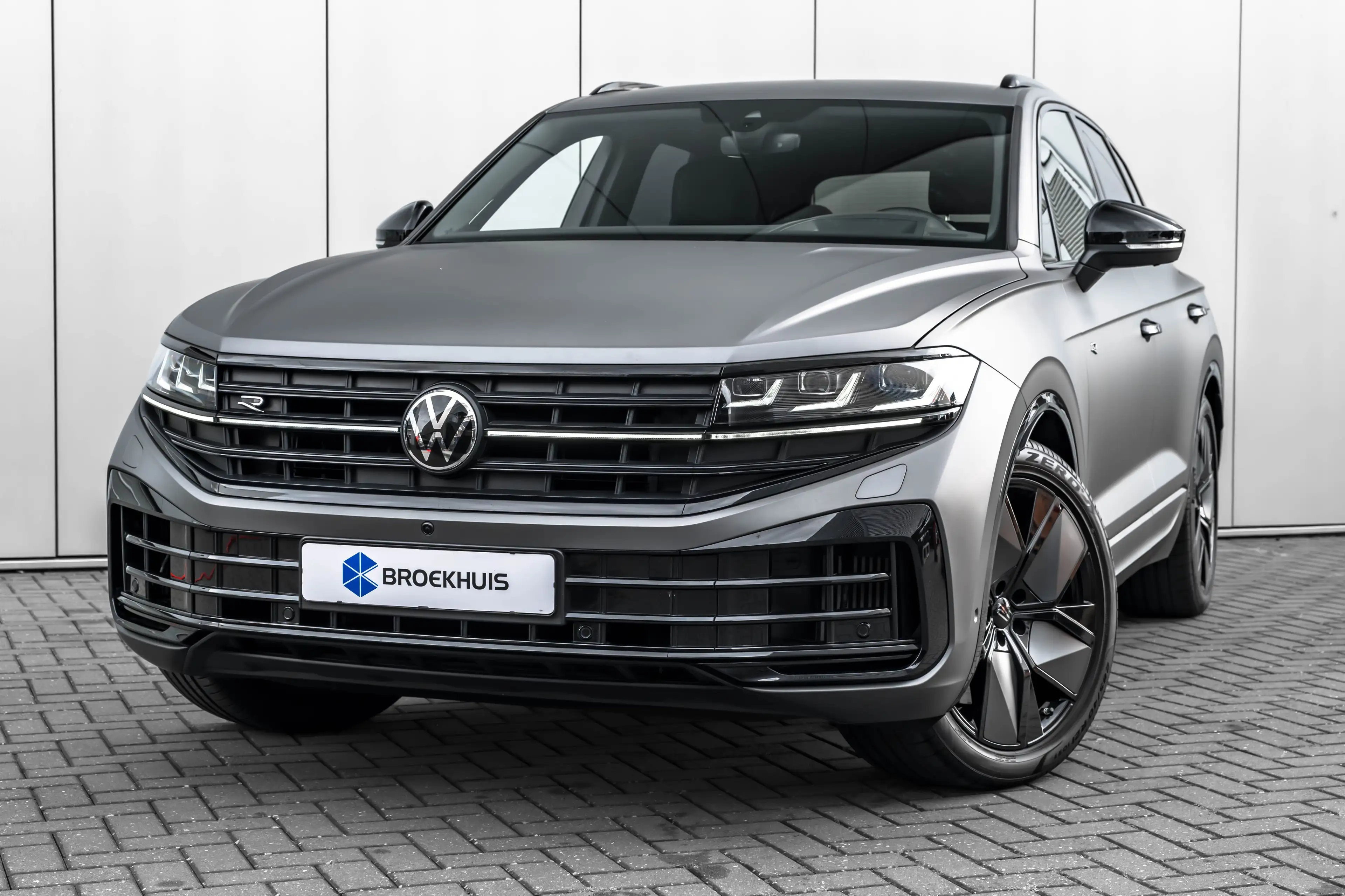 Volkswagen Touareg 3.0 TSi eHybrid 4MOTION R l Trekhaak Elektr. l DYN — photo 6