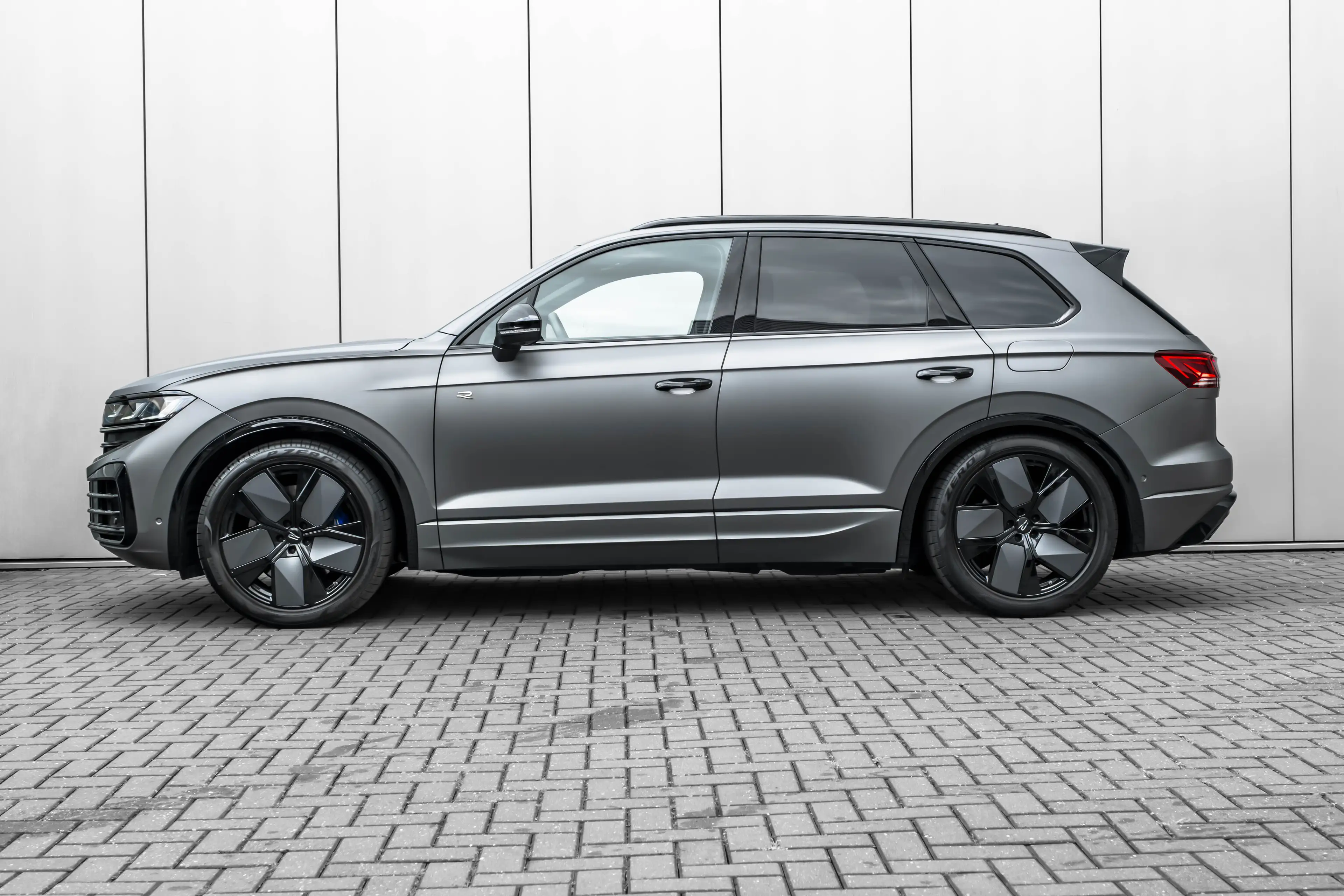 Volkswagen Touareg 3.0 TSi eHybrid 4MOTION R l Trekhaak Elektr. l DYN — photo 5