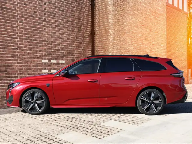 Peugeot 308 view 3