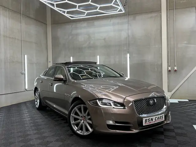 Jaguar XJ 3.0 D V6 LUXURY/PANO/CAMERA/MERIDIAN/MEMORY/SOFTCLOSE/GARANTIE