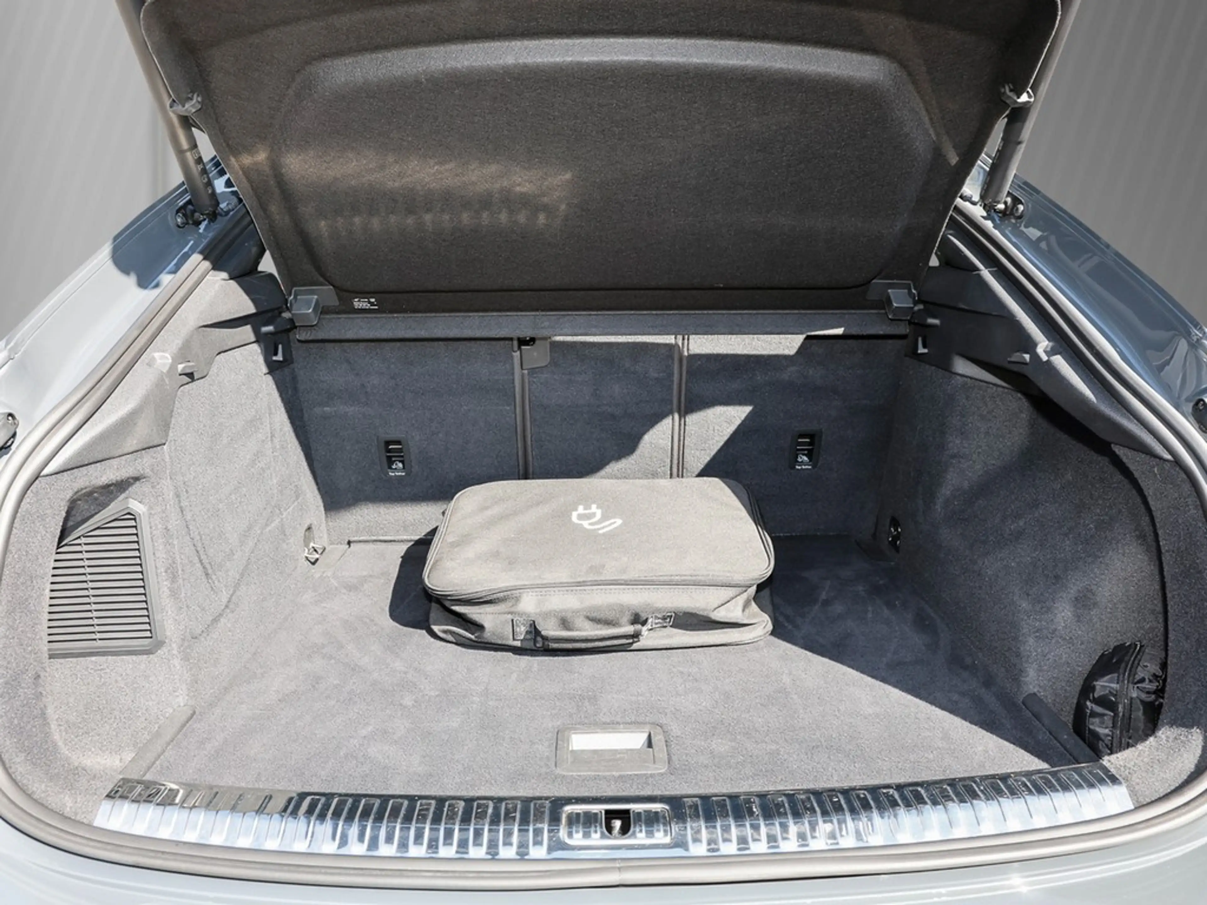 Audi Q3 Sportback 45 TFSI e S line Interieuer LED — photo 12