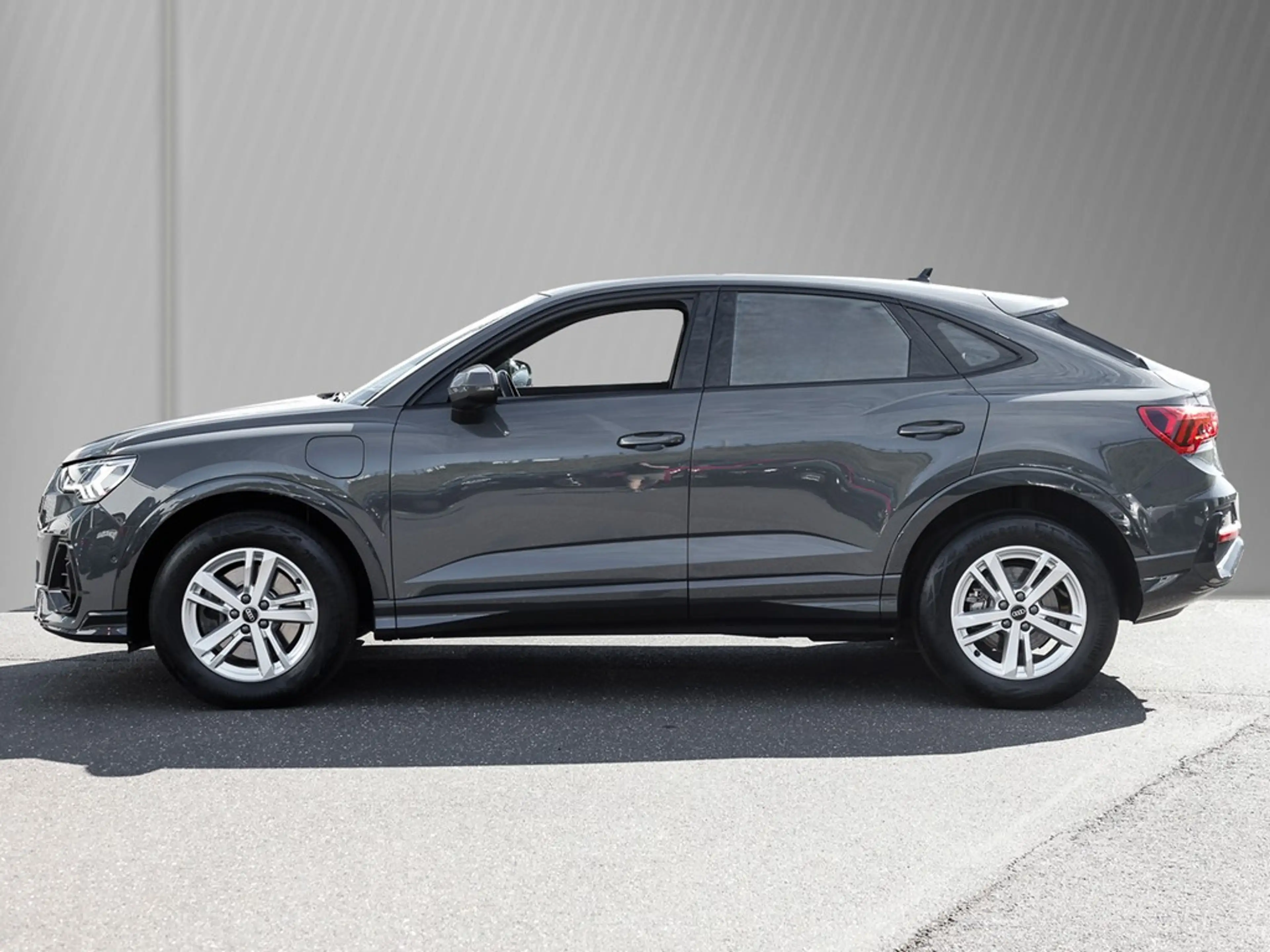 Audi Q3 Sportback 45 TFSI e S line Interieuer LED — photo 5