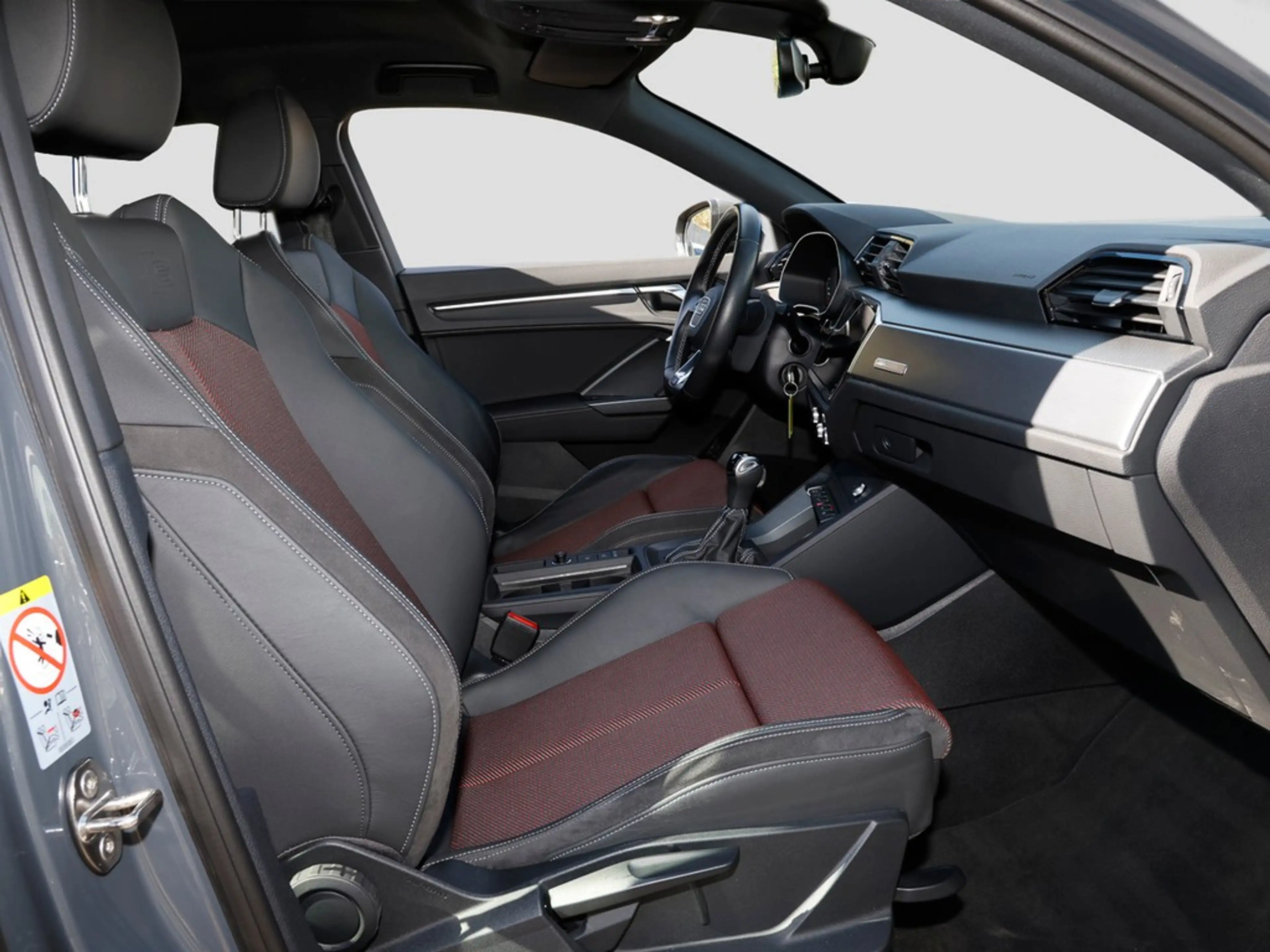 Audi Q3 Sportback 45 TFSI e S line Interieuer LED — photo 11