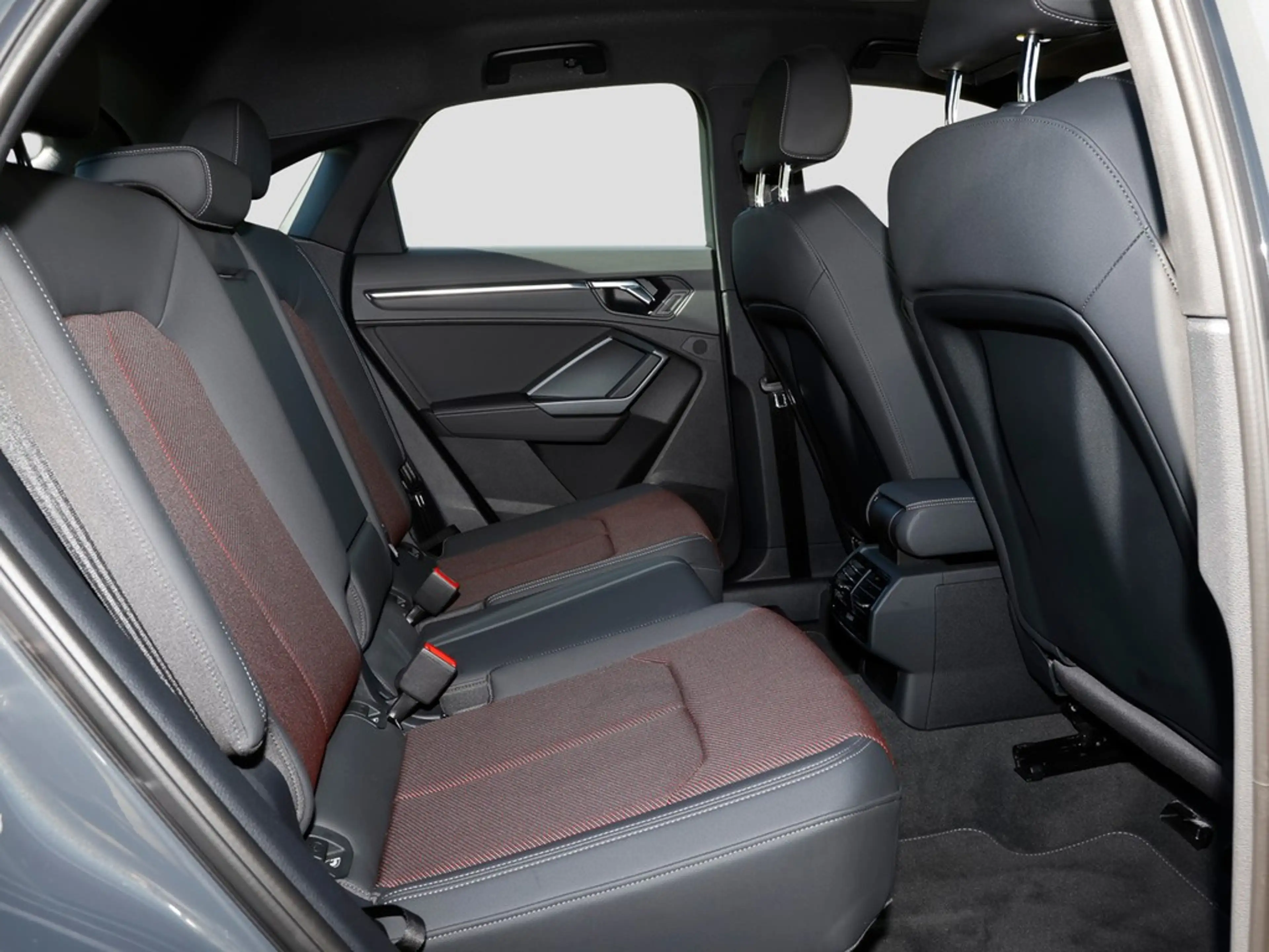 Audi Q3 Sportback 45 TFSI e S line Interieuer LED — photo 10