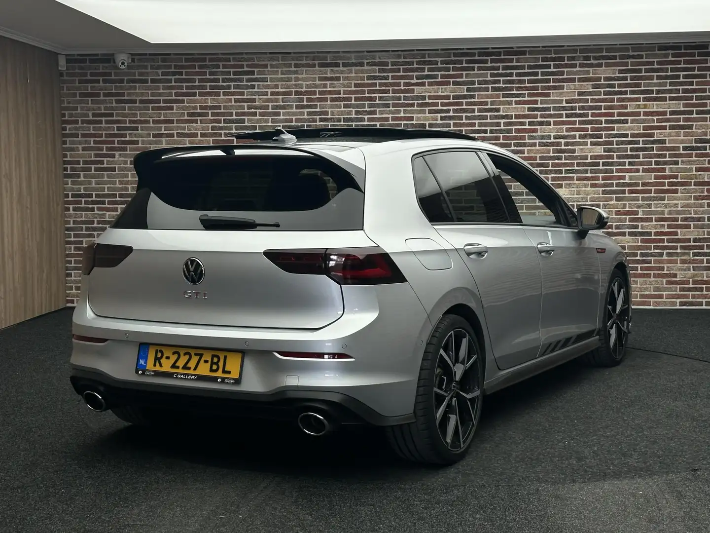 Volkswagen Golf GTI 2.0 TSI Clubsport | Stage 2 | Panorama | IQ | Virt Grijs - 2
