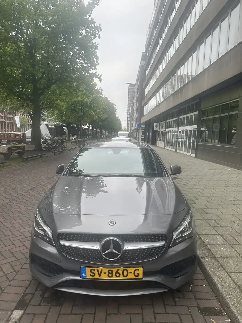 Mercedes-Benz CLA 180 7G-DCT AMG Line Grijs - 2