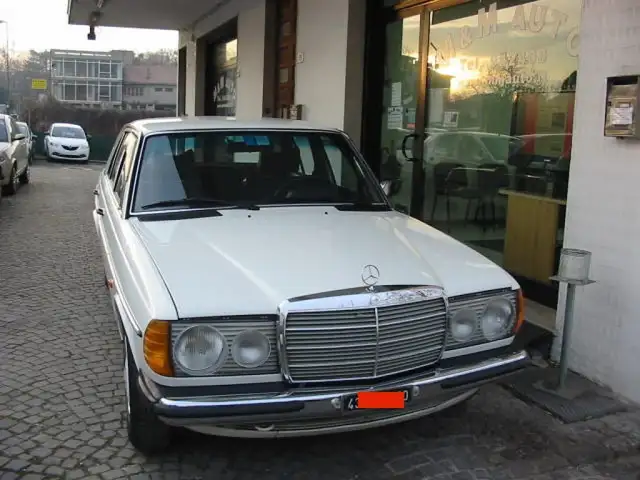 Mercedes-Benz 200 200  !!!!!!
