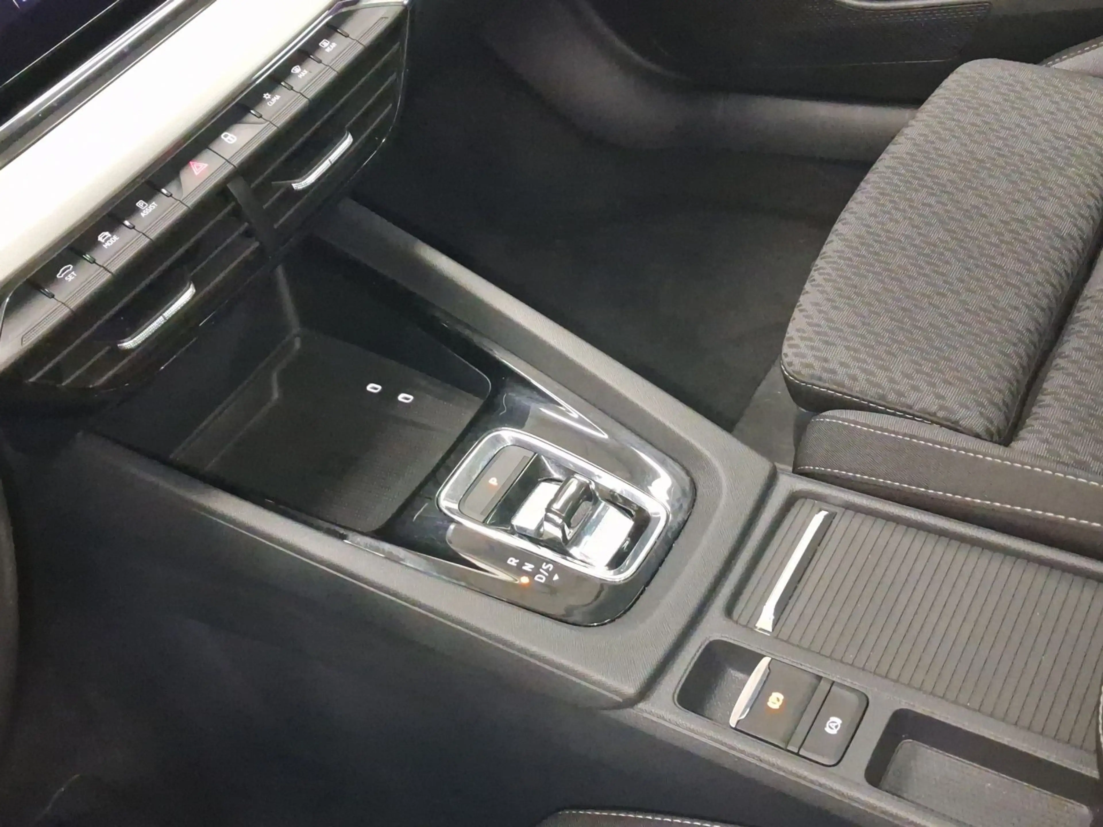 Skoda Octavia Combi 1.5 e-TEC DSG CLEVER LED NAVI PANO — photo 11