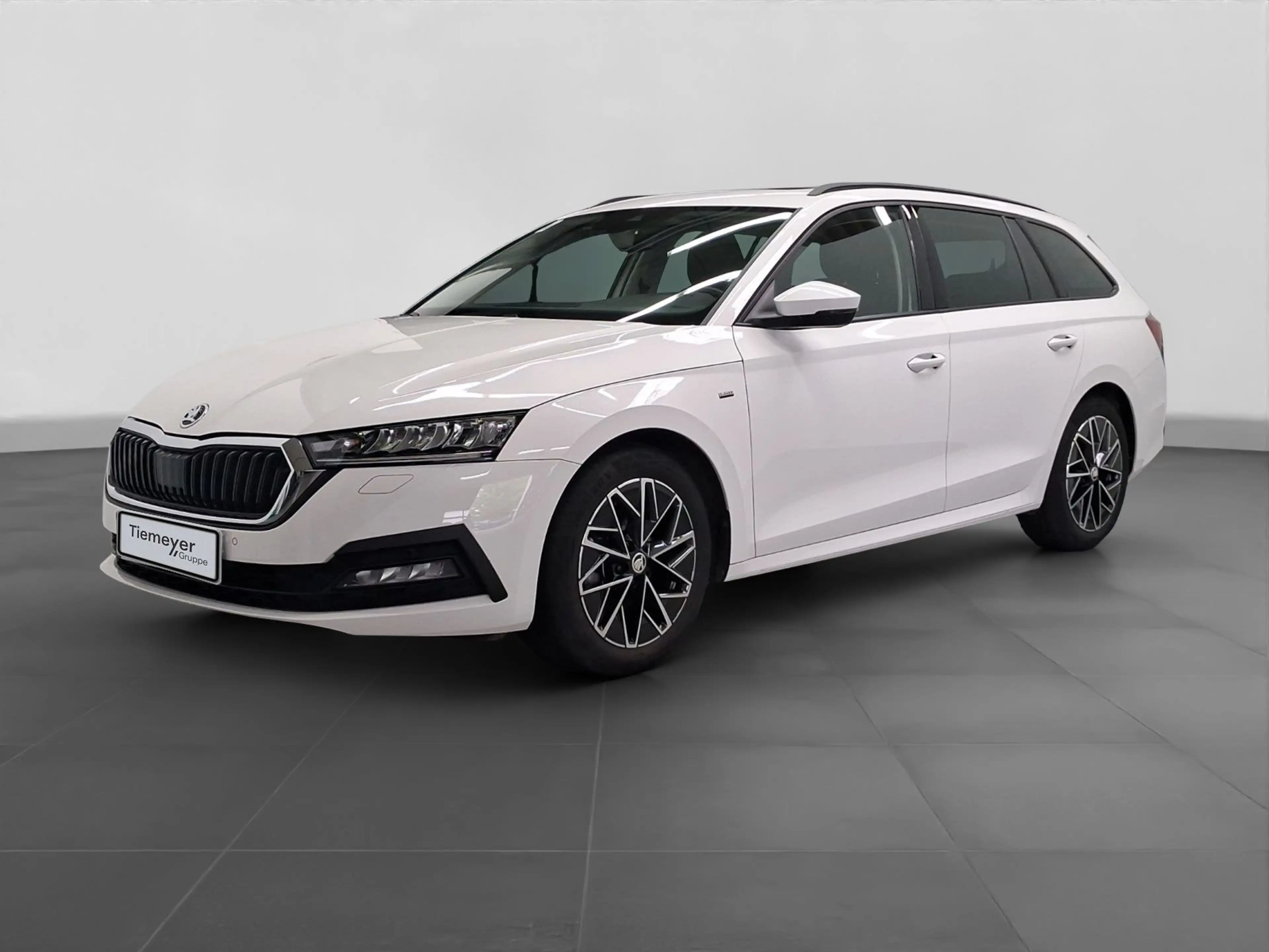 Skoda Octavia Combi 1.5 e-TEC DSG CLEVER LED NAVI PANO — photo 2