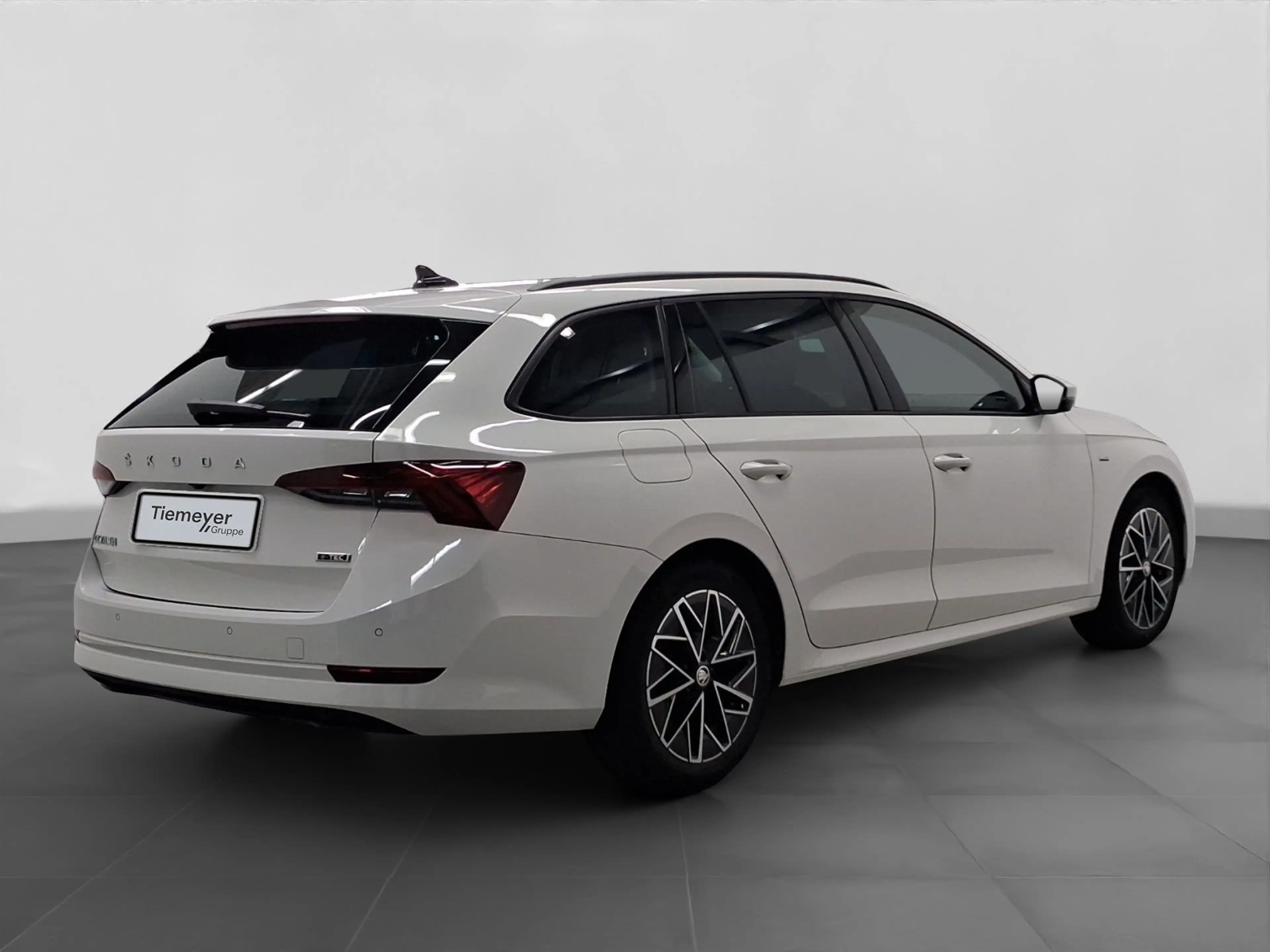 Skoda Octavia Combi 1.5 e-TEC DSG CLEVER LED NAVI PANO — photo 3