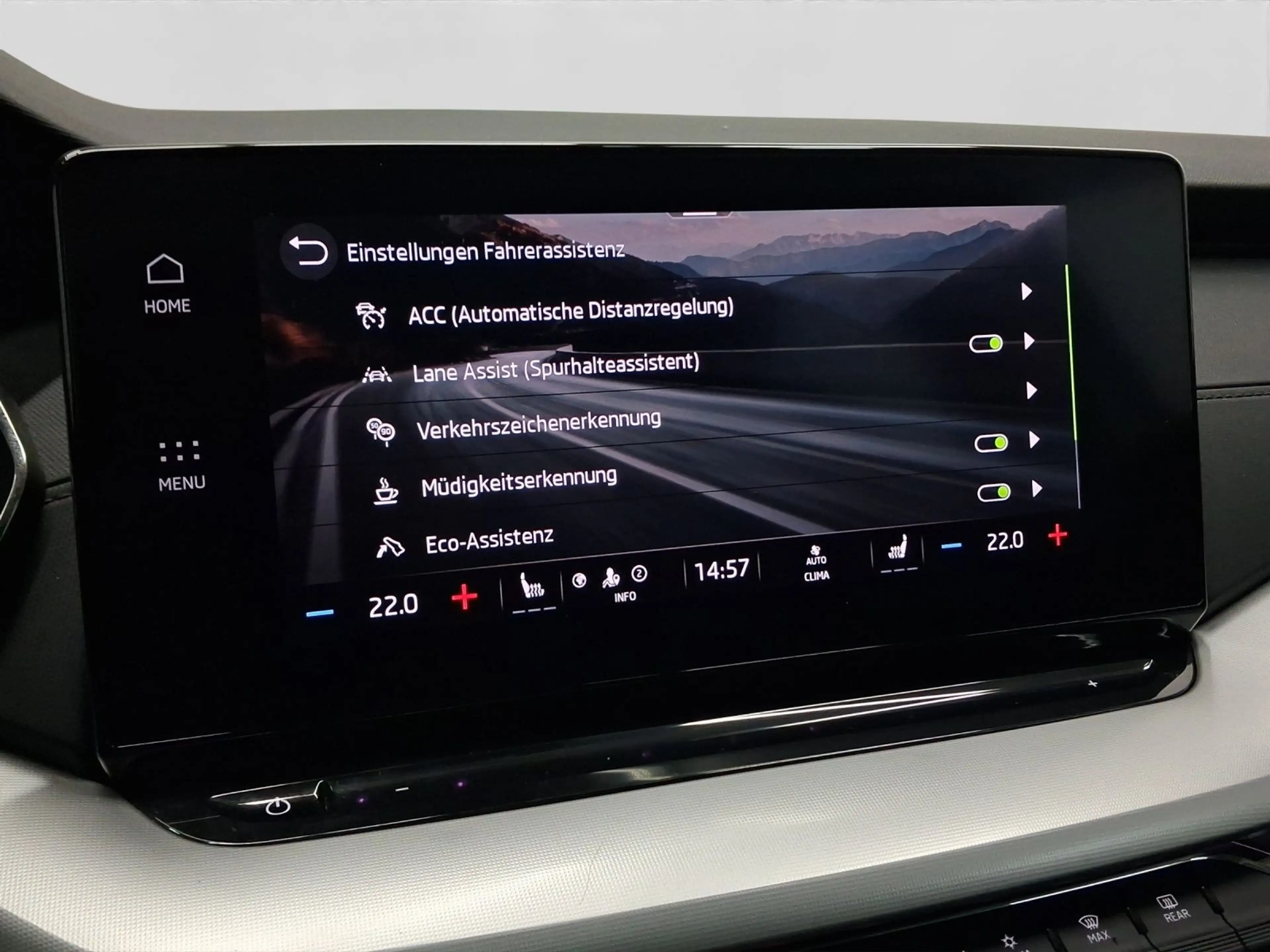 Skoda Octavia Combi 1.5 e-TEC DSG CLEVER LED NAVI PANO — photo 12