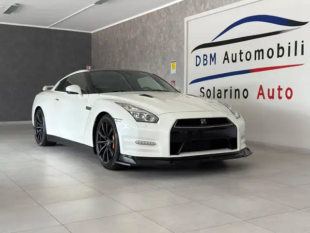 2014 Nissan GT-R in White for sale