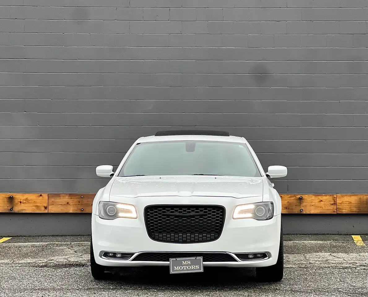 Chrysler 300 photo Chrysler 300