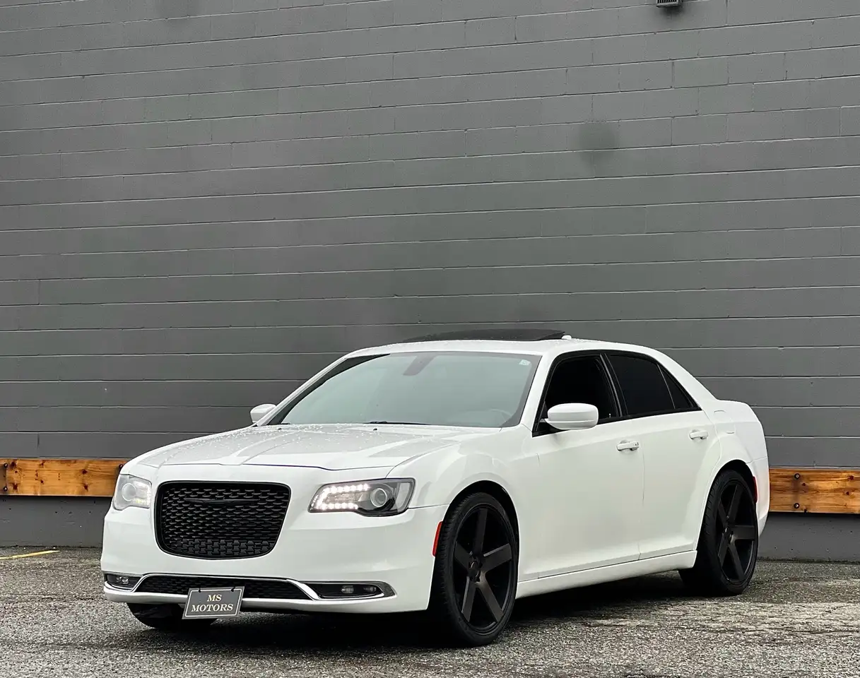 Chrysler 300 photo Chrysler 300