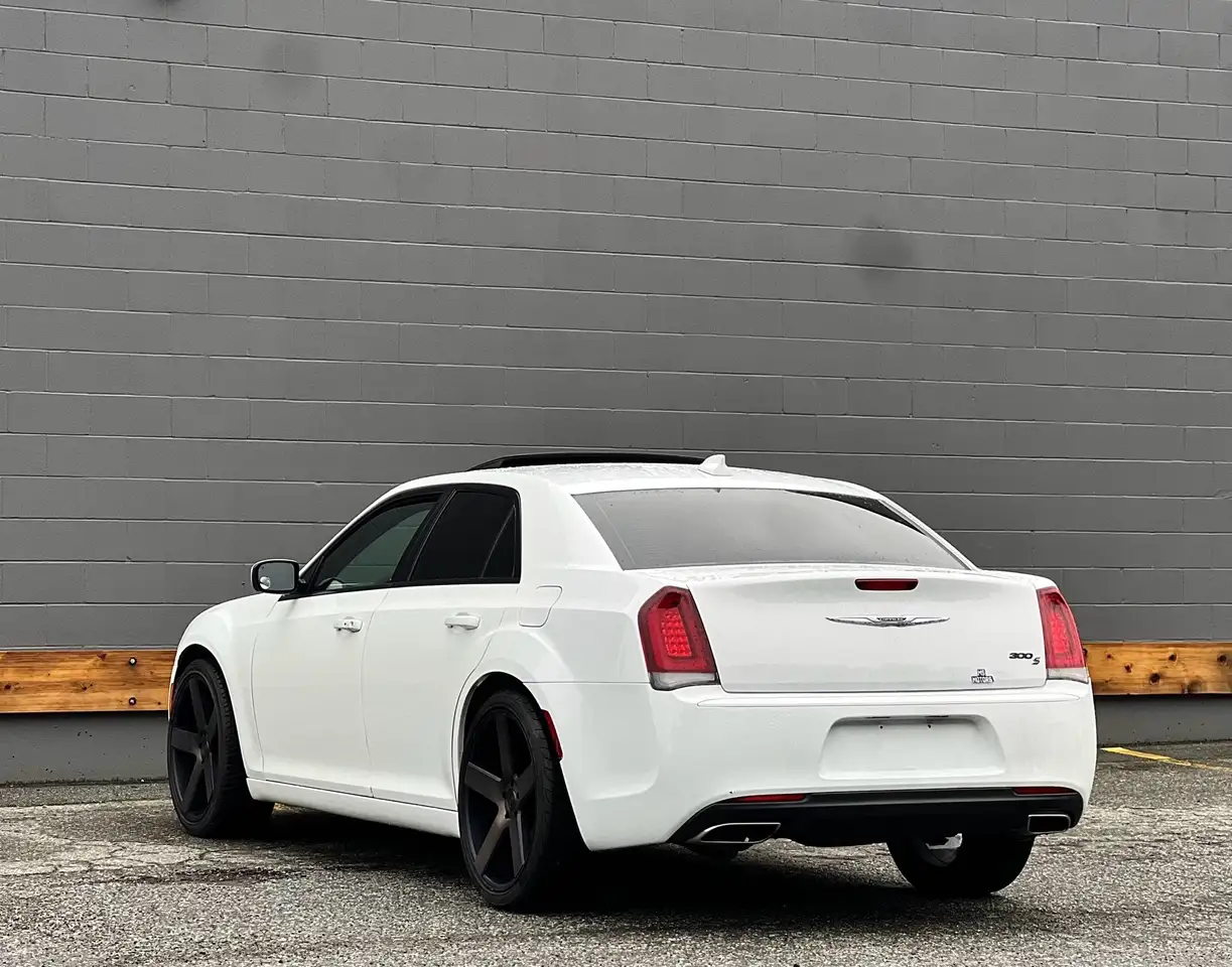 Chrysler 300 photo Chrysler 300
