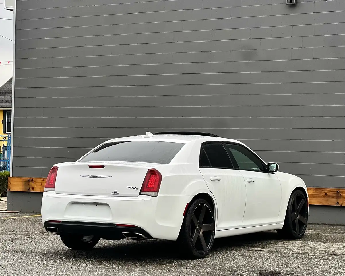 Chrysler 300 photo Chrysler 300
