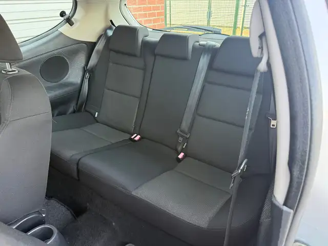 Peugeot 207 view 13